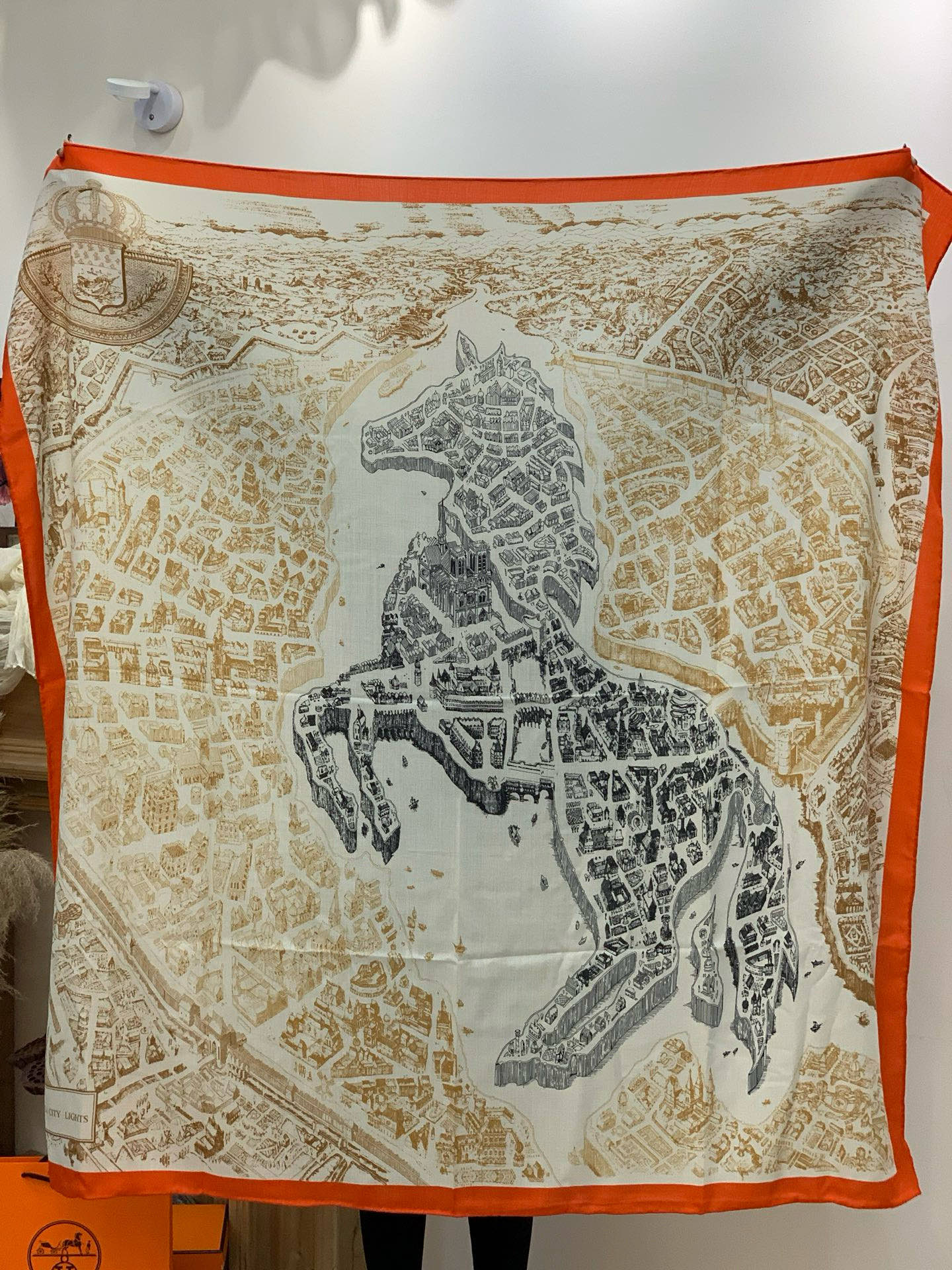 【140顶级丝羊绒双面同色披肩『骏马之城』！！超级气质！！】不仅美有其表，更有好品质与好细节的出彩内质！