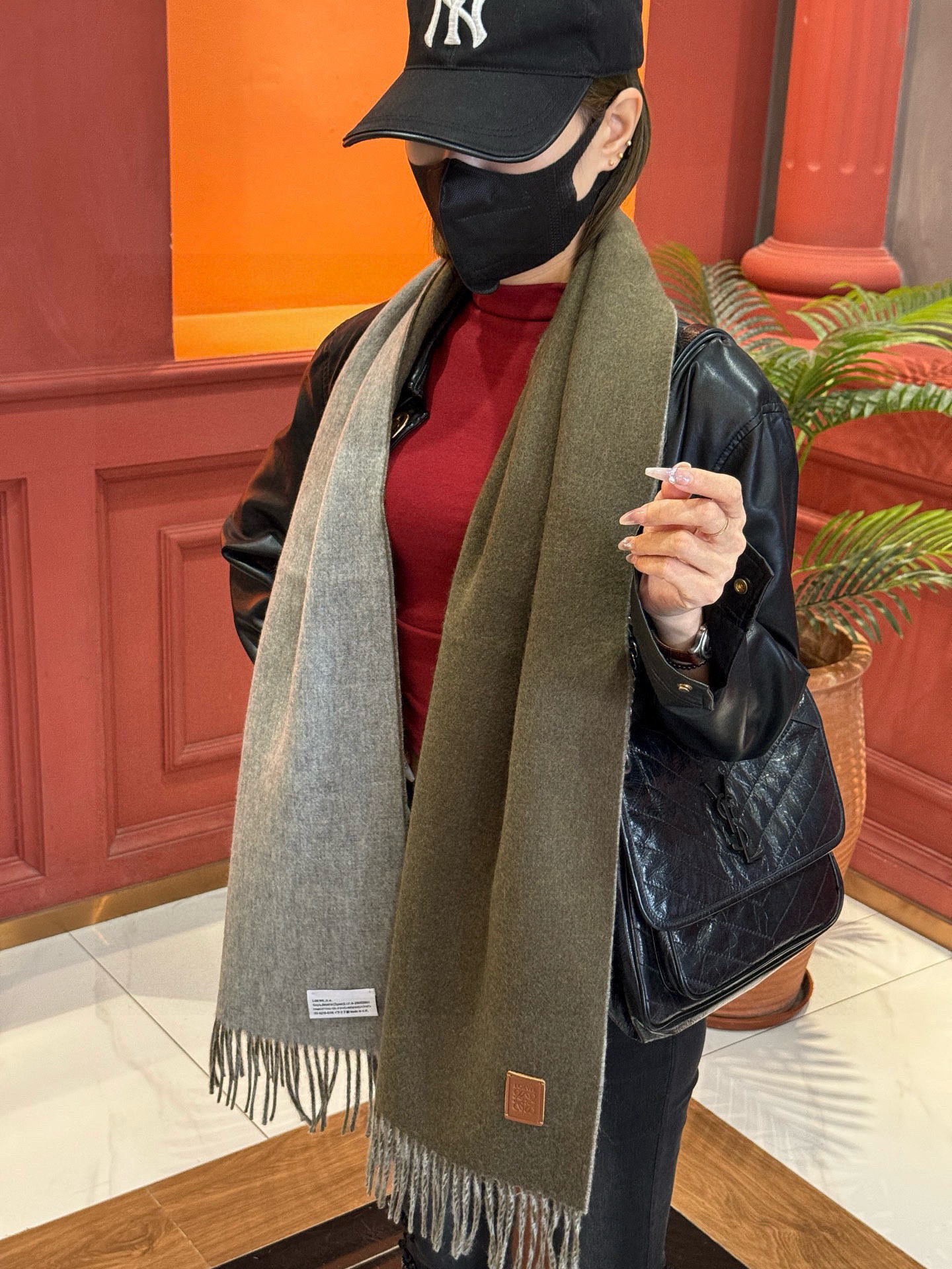 ✨✨太美了😍罗意威 情侣款 美到要尖叫😱专柜最新款🎊英伦欧美范儿 又是一款即时尚又实用的大围巾&长巾，🎆