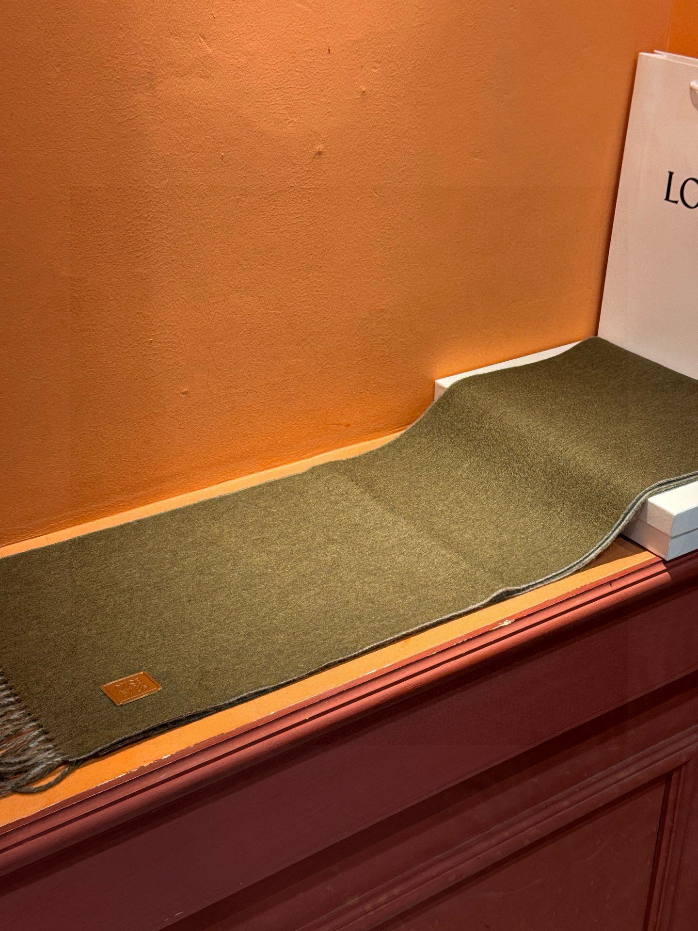 ✨✨太美了😍罗意威 情侣款 美到要尖叫😱专柜最新款🎊英伦欧美范儿 又是一款即时尚又实用的大围巾&长巾，🎆