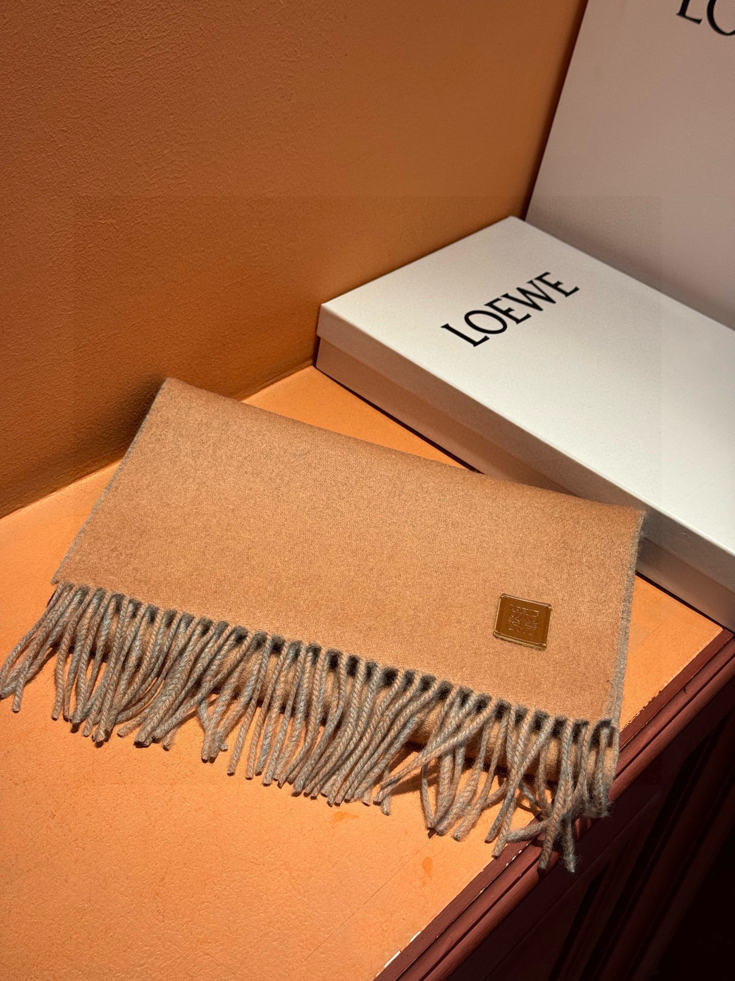 ✨✨太美了😍罗意威 情侣款 美到要尖叫😱专柜最新款🎊英伦欧美范儿 又是一款即时尚又实用的大围巾&长巾，🎆