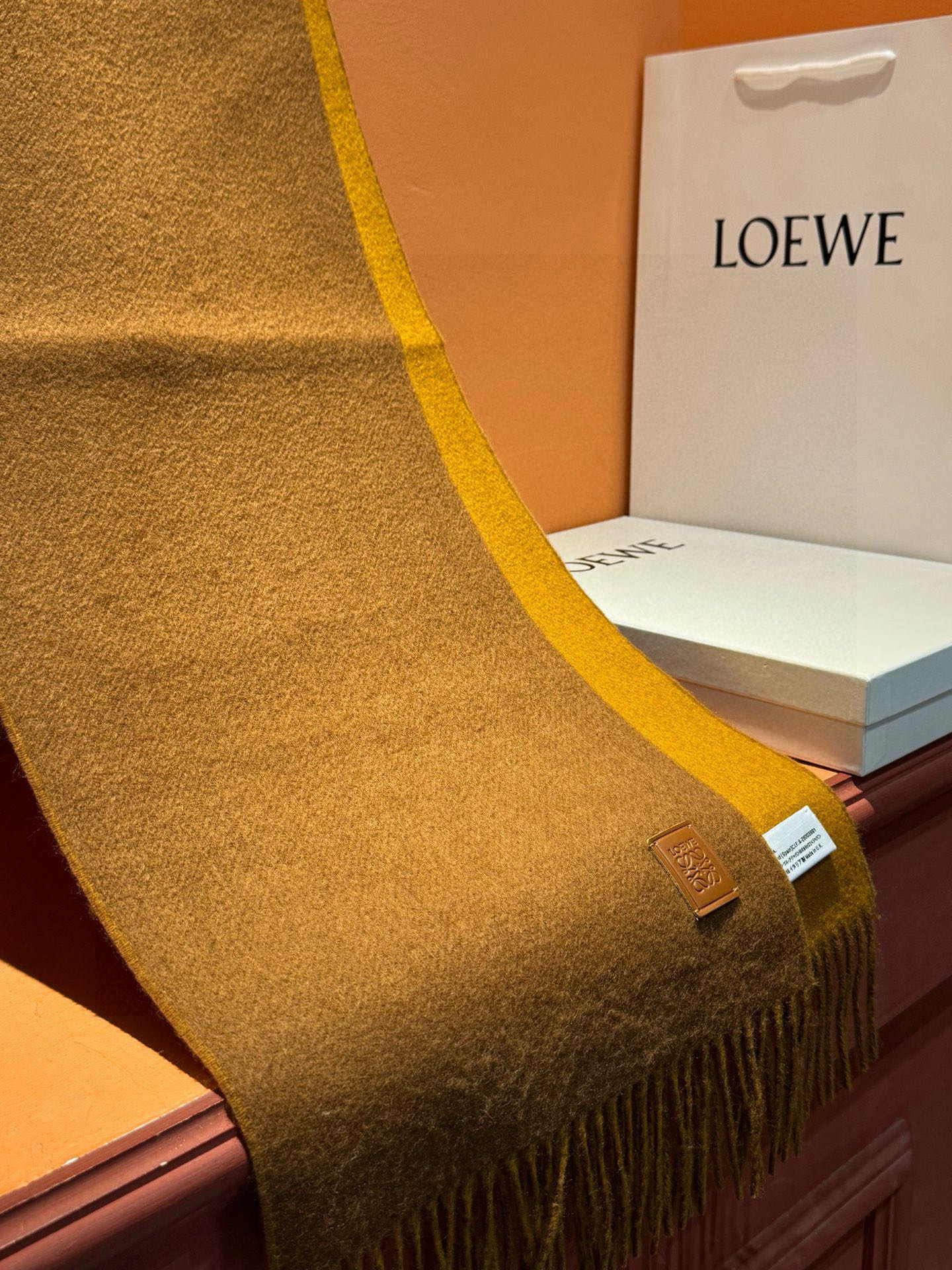 ✨✨太美了😍罗意威 情侣款 美到要尖叫😱专柜最新款🎊英伦欧美范儿 又是一款即时尚又实用的大围巾&长巾，🎆