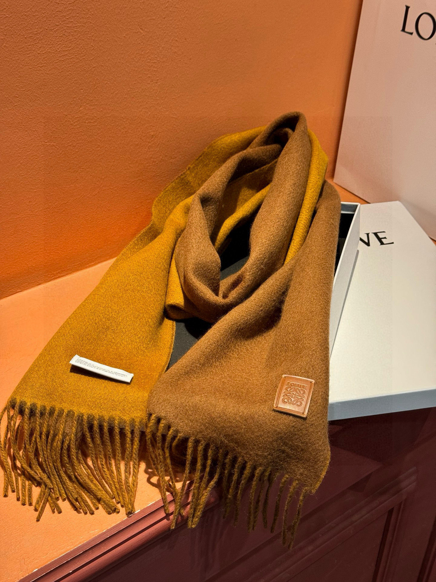 ✨✨太美了😍罗意威 情侣款 美到要尖叫😱专柜最新款🎊英伦欧美范儿 又是一款即时尚又实用的大围巾&长巾，🎆