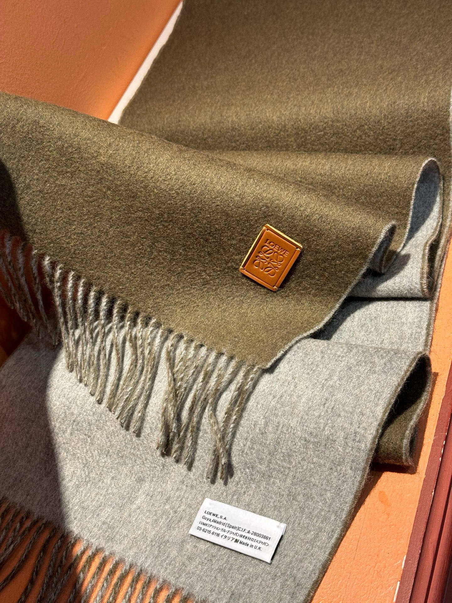 ✨✨太美了😍罗意威 情侣款 美到要尖叫😱专柜最新款🎊英伦欧美范儿 又是一款即时尚又实用的大围巾&长巾，🎆