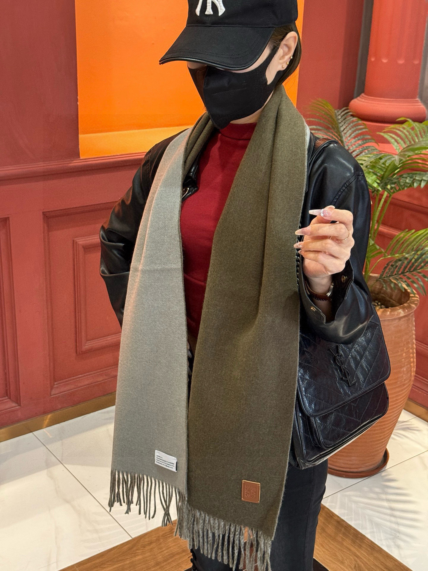 ✨✨太美了😍罗意威 情侣款 美到要尖叫😱专柜最新款🎊英伦欧美范儿 又是一款即时尚又实用的大围巾&长巾，🎆