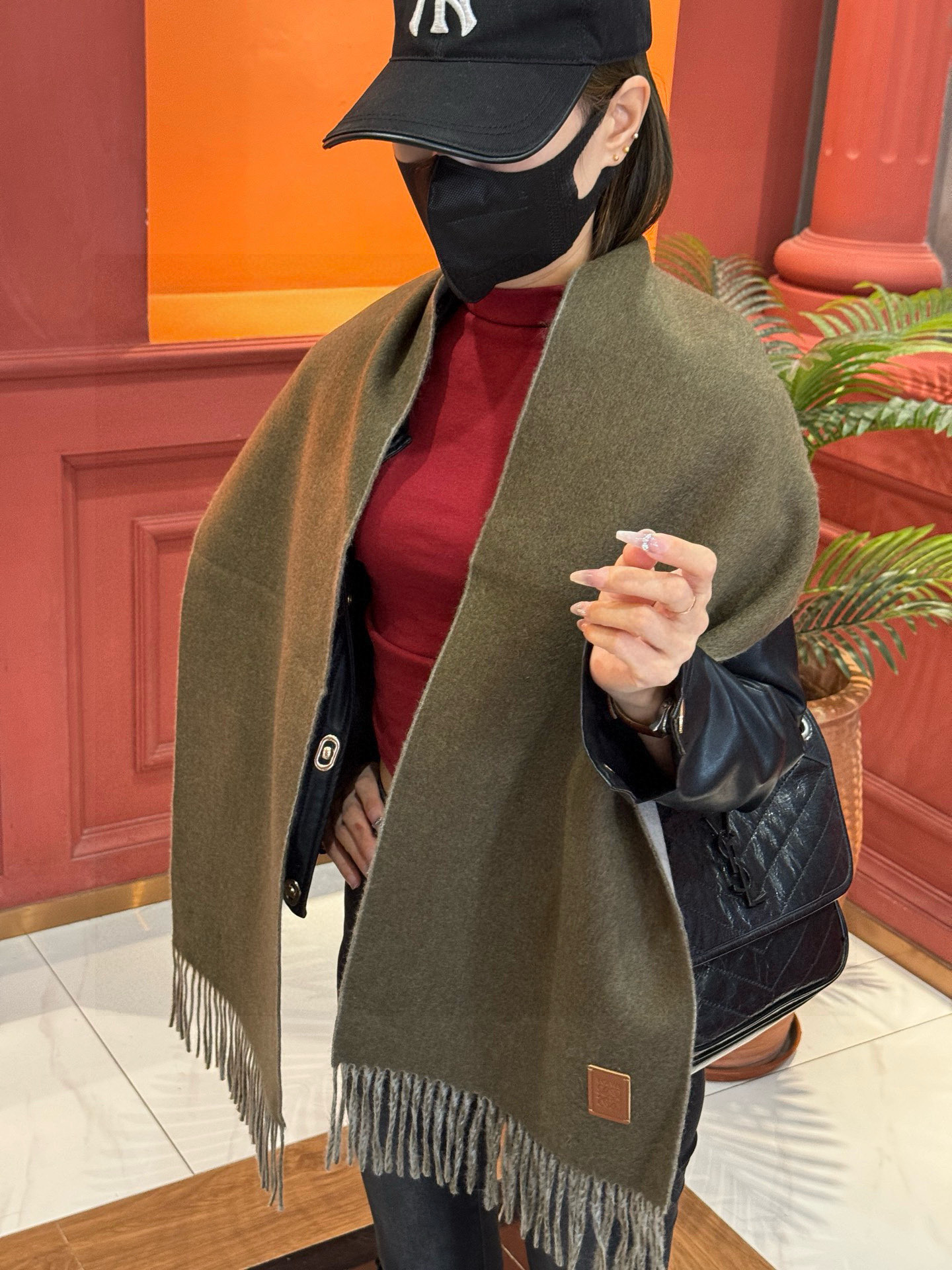 ✨✨太美了😍罗意威 情侣款 美到要尖叫😱专柜最新款🎊英伦欧美范儿 又是一款即时尚又实用的大围巾&长巾，🎆