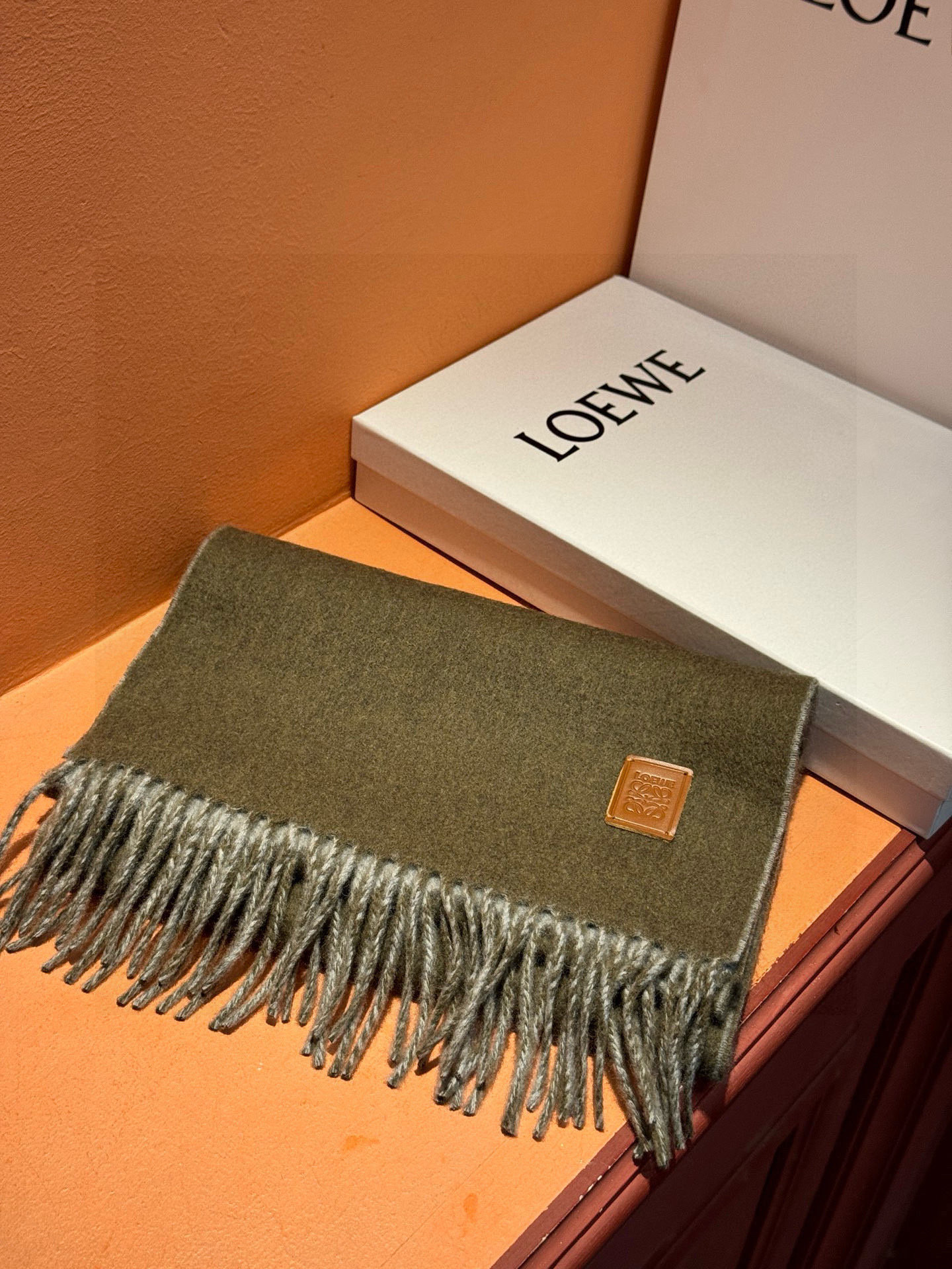 ✨✨太美了😍罗意威 情侣款 美到要尖叫😱专柜最新款🎊英伦欧美范儿 又是一款即时尚又实用的大围巾&长巾，🎆