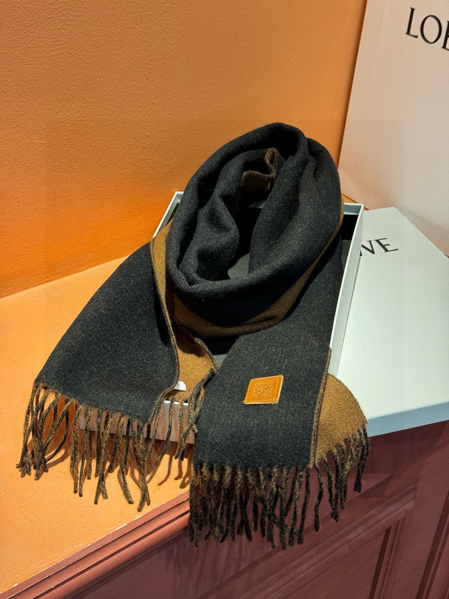 ✨✨太美了😍罗意威 情侣款 美到要尖叫😱专柜最新款🎊英伦欧美范儿 又是一款即时尚又实用的大围巾&长巾，🎆