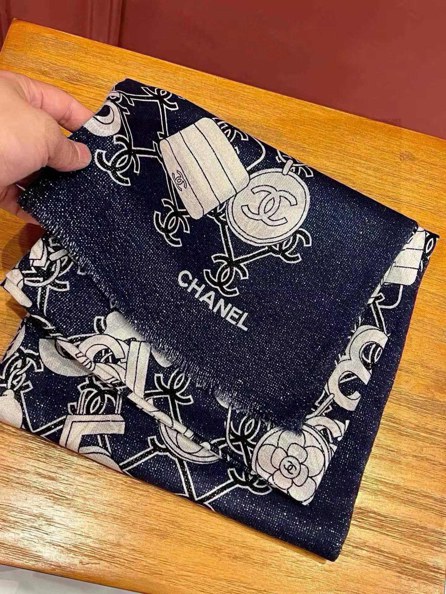 上新🌟 会发光发亮的围巾 💄💋新款客供银线💖羊绒面料长巾 😘美翻了[流泪]【手绘LOGO银线长巾】御用殿