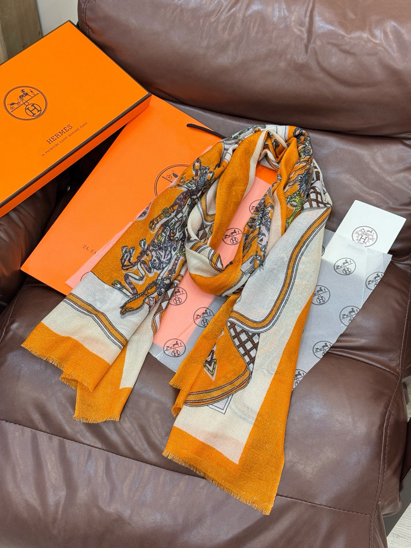 会发光发亮的围巾 羊绒新款🆕👏买了都说好看‼️推荐💕爱马仕羊绒方巾，顶级工艺超值‼️爱马仕专柜爆款🎁💟立