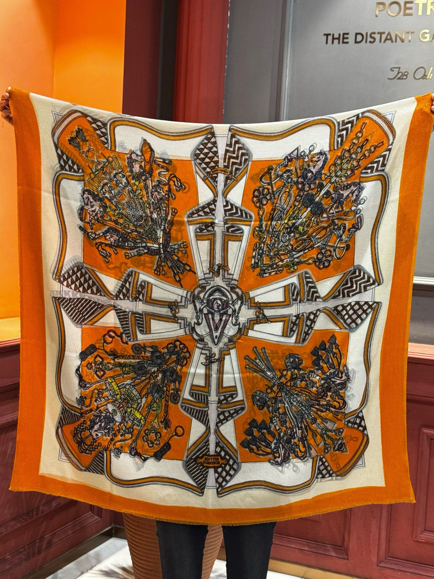 会发光发亮的围巾 羊绒新款🆕👏买了都说好看‼️推荐💕爱马仕羊绒方巾，顶级工艺超值‼️爱马仕专柜爆款🎁💟立