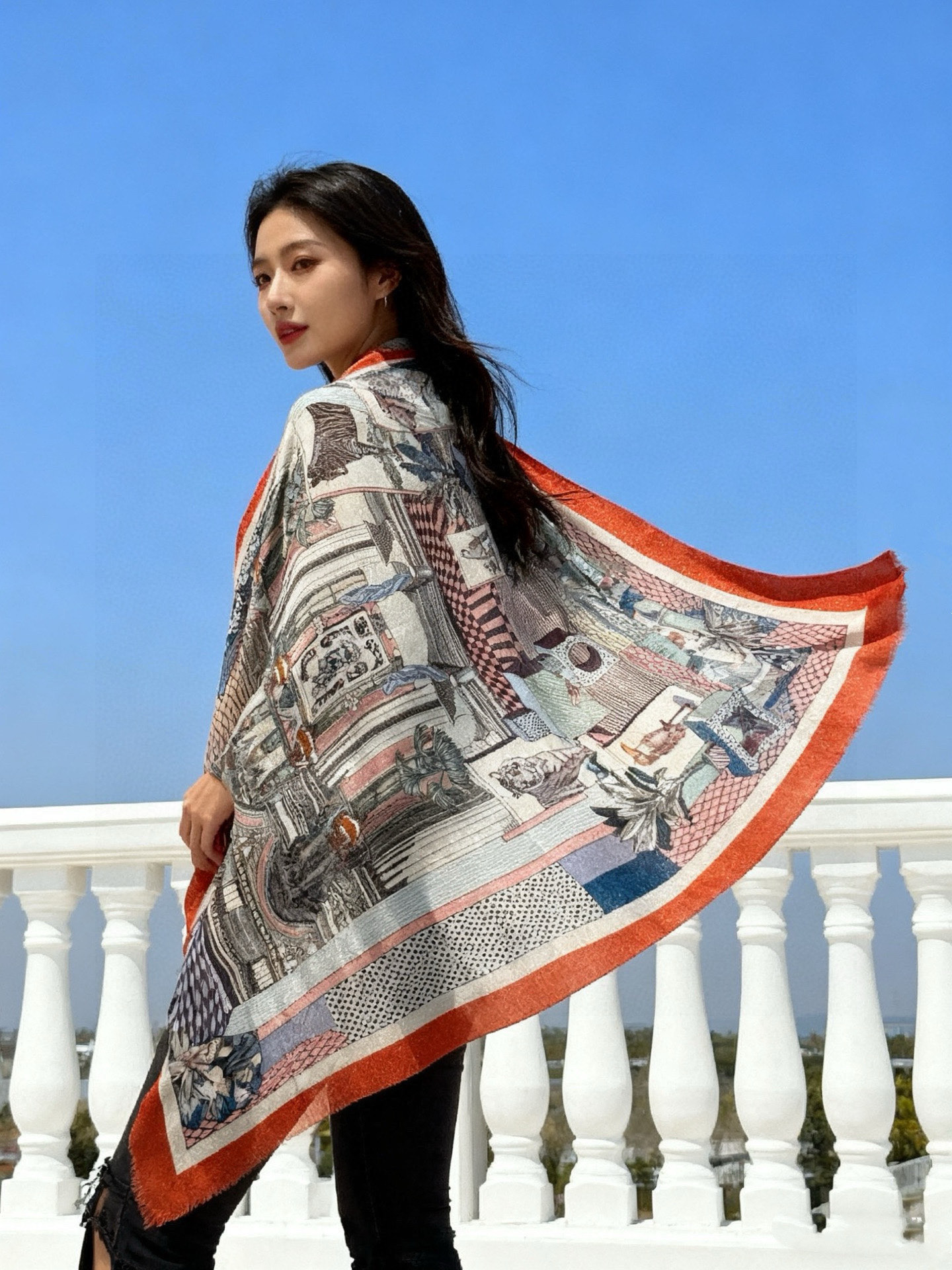 会发光发亮的围巾 爱马仕 专柜同步 买了都说好看羊绒印花‼️推荐💕顶级工艺超值‼️爱马仕专柜爆款🎁🎁羊绒