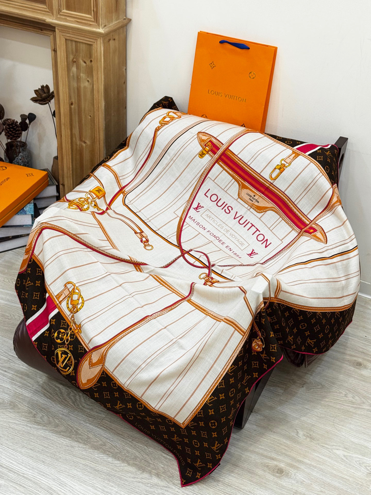 MY NEVERFULL 140丝绒方巾【140顶级丝绒双面同色】My Neverfull 丝绒方巾回溯