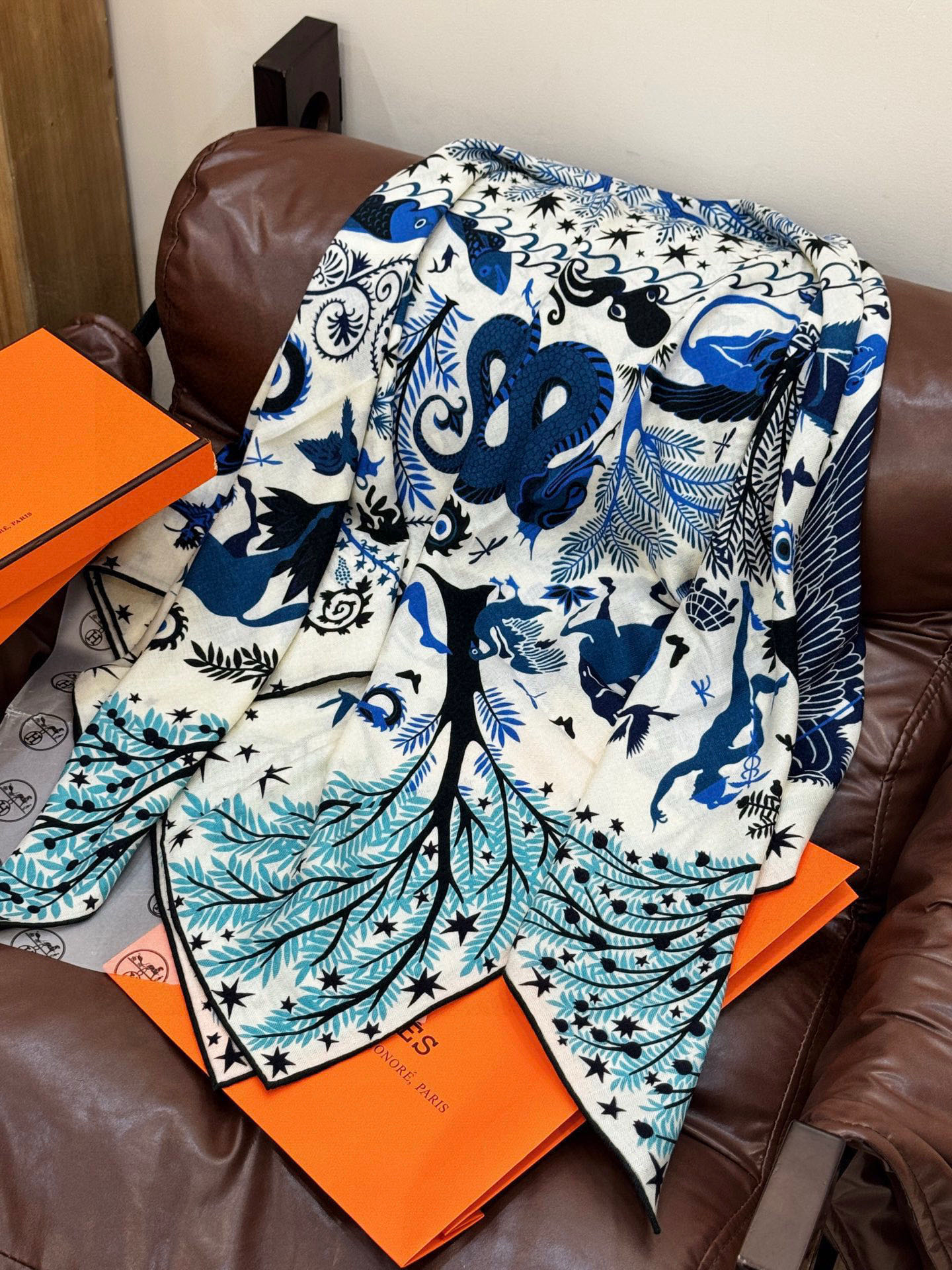 羊绒新款🆕👏👏买了都说好看‼️推荐💕爱马仕双面同色羊绒方巾【玛雅森林双面同色140】，顶级工艺超值‼️爱