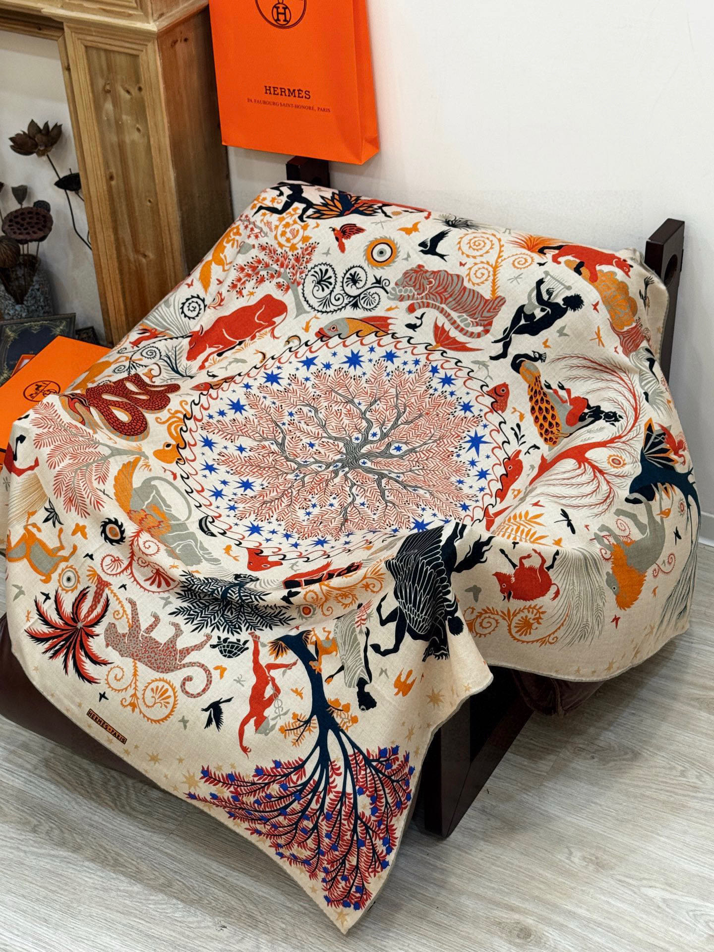 羊绒新款🆕👏👏买了都说好看‼️推荐💕爱马仕双面同色羊绒方巾【玛雅森林双面同色140】，顶级工艺超值‼️爱