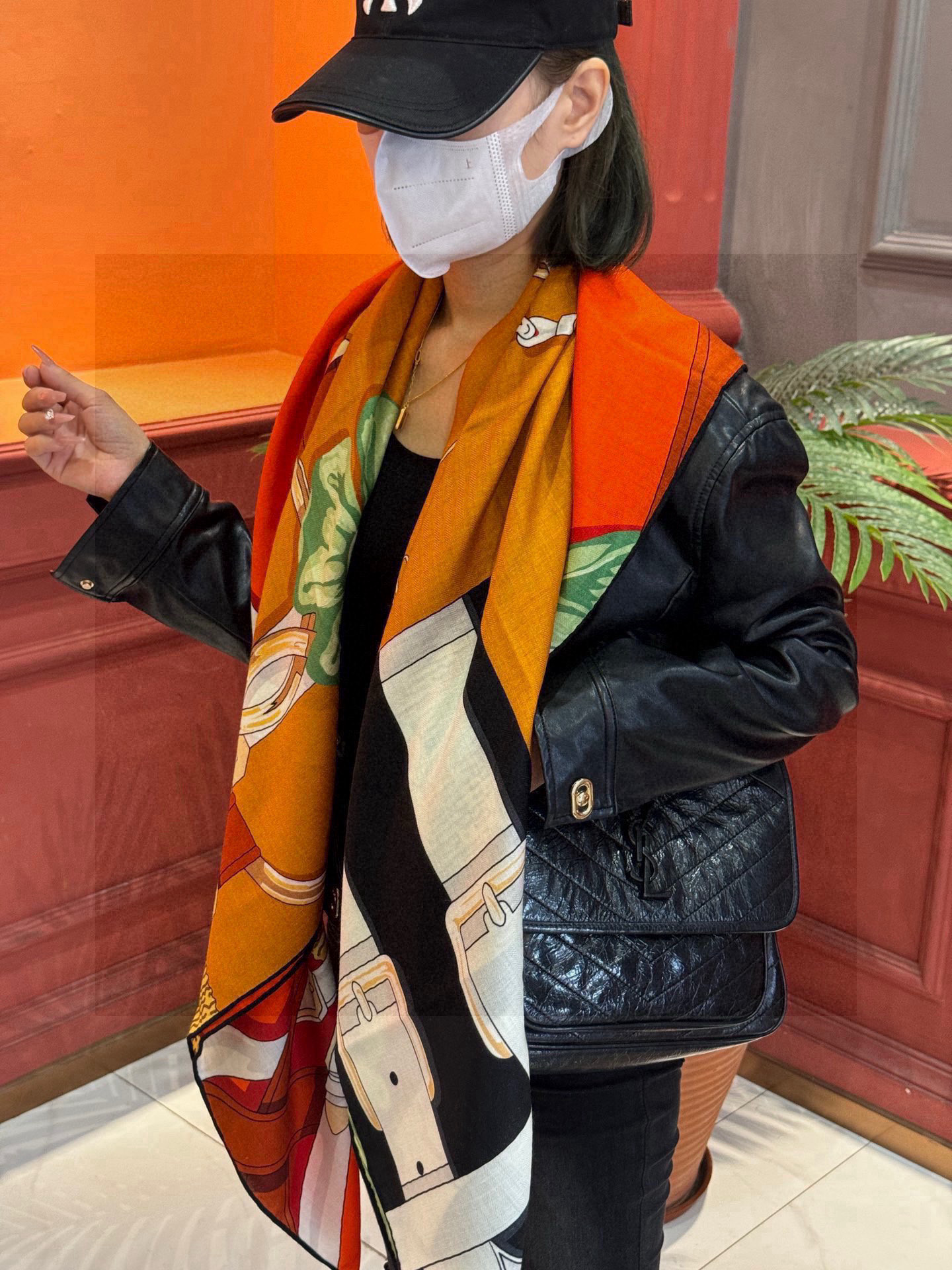 羊绒新款🆕👏👏买了都说好看‼️推荐💕爱马仕双面同色羊绒方巾，【双面同色140】顶级工艺超值‼️爱马仕专柜