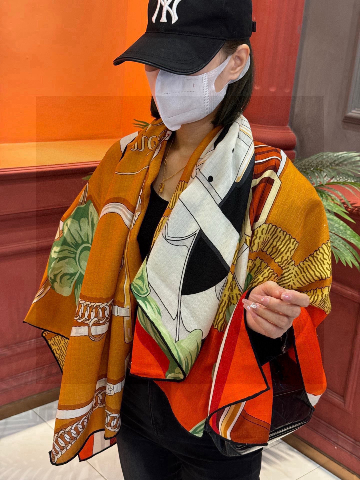 羊绒新款🆕👏👏买了都说好看‼️推荐💕爱马仕双面同色羊绒方巾，【双面同色140】顶级工艺超值‼️爱马仕专柜