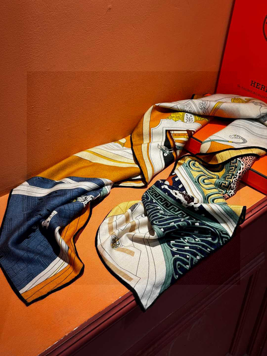 💟上新💞｛24号之谜｝羊绒大方巾[双面同色140]手工卷边H家是创意和作品故事的无限源泉，每季皆推出全新