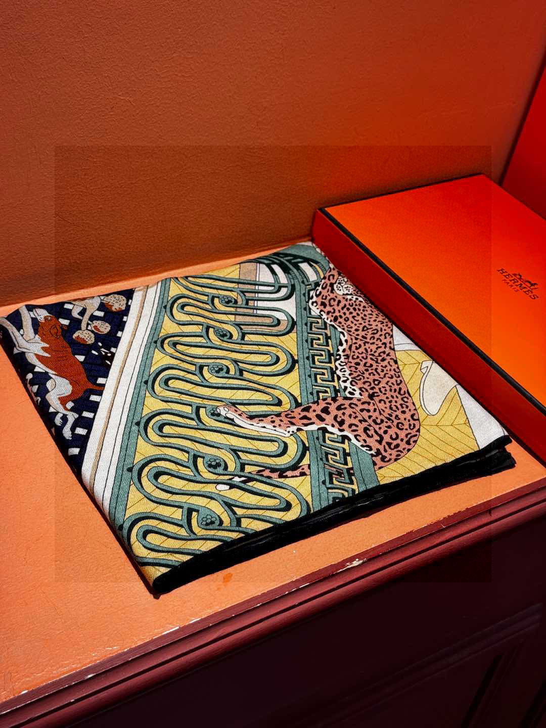 💟上新💞｛24号之谜｝羊绒大方巾[双面同色140]手工卷边H家是创意和作品故事的无限源泉，每季皆推出全新