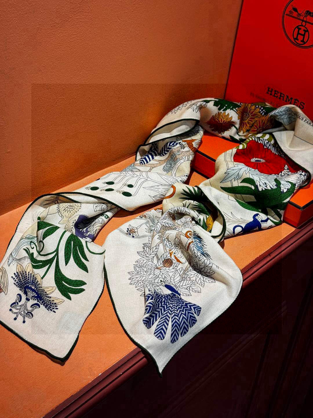 羊绒新款🆕👏买了都说好看‼️推荐💕爱马仕双面同色羊绒方巾，【奇珍乐园双面同色140】顶级工艺超值‼️爱马