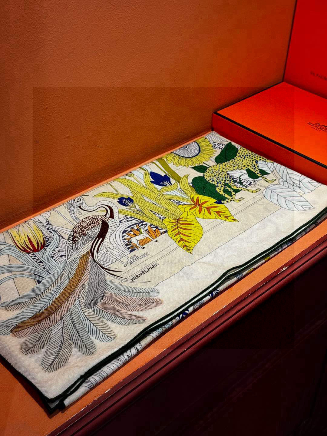 羊绒新款🆕👏买了都说好看‼️推荐💕爱马仕双面同色羊绒方巾，【奇珍乐园双面同色140】顶级工艺超值‼️爱马