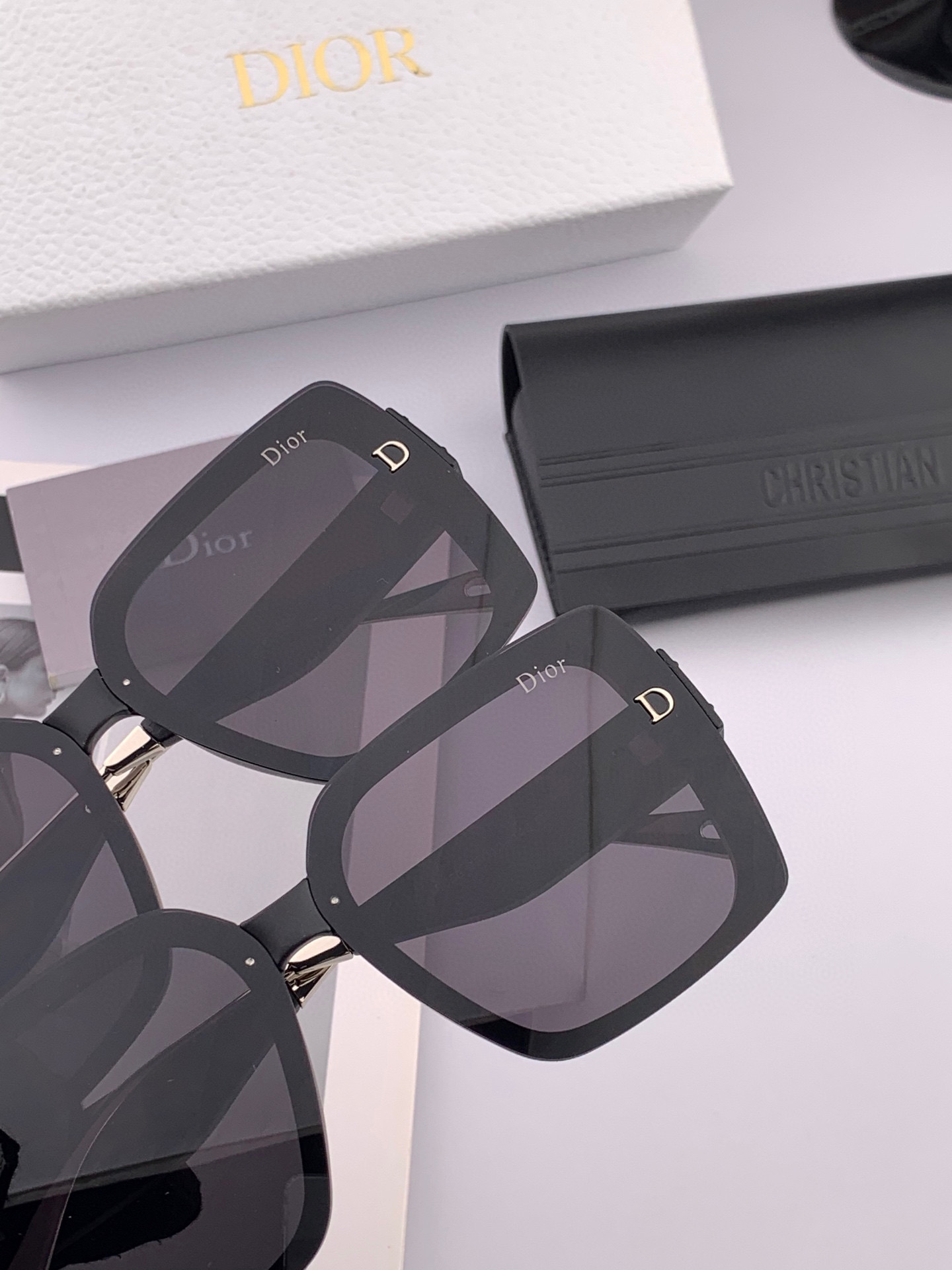 🔺 【DIOR-迪奥】2025开春新款 潮流爆款 时尚方框太阳镜 高品质 佩戴舒适 网红潮款墨镜 女士高