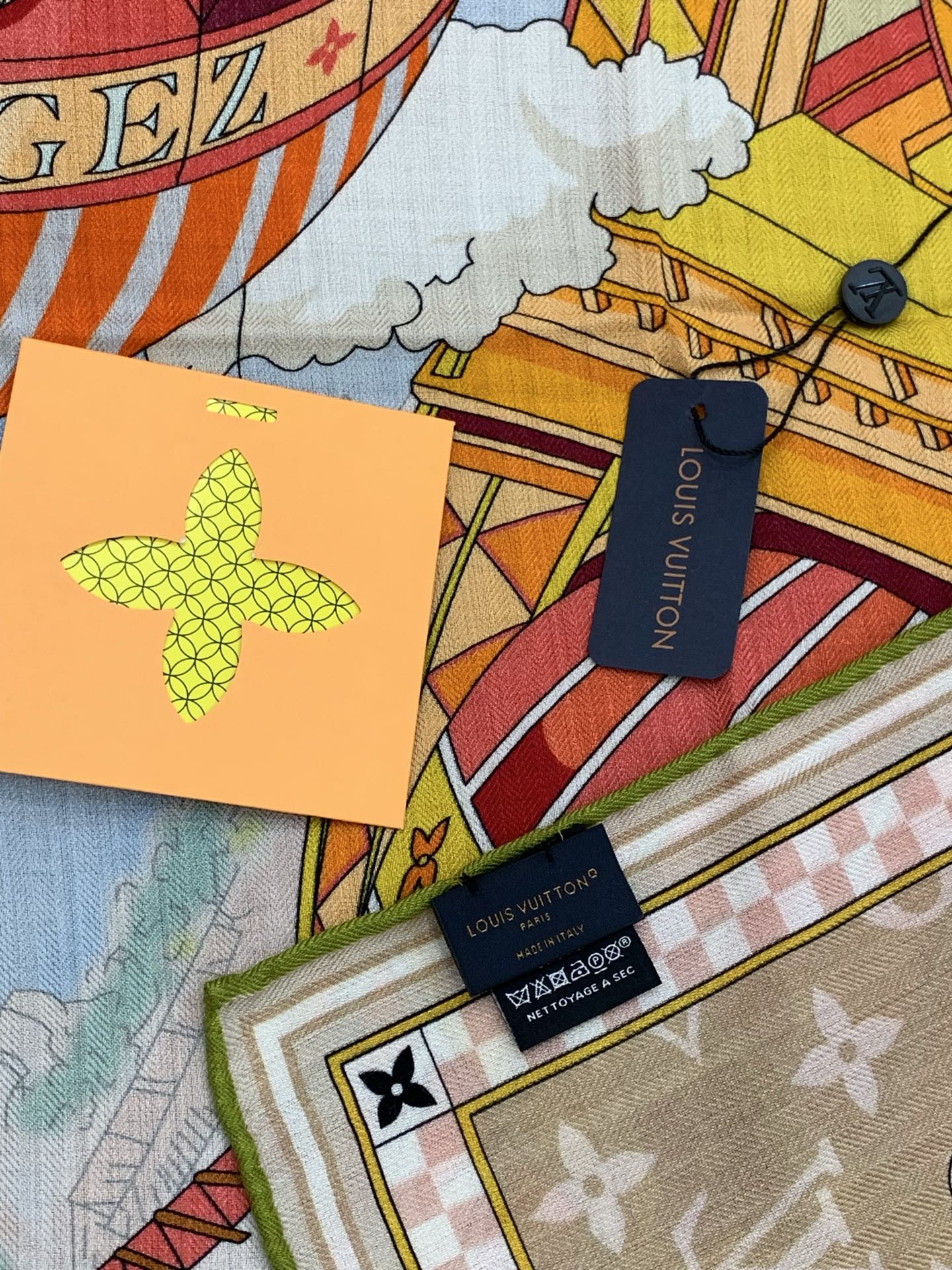 LV x TM 140披肩【140顶级丝绒双面同色披肩】本款LVxTMMonogram Multicol