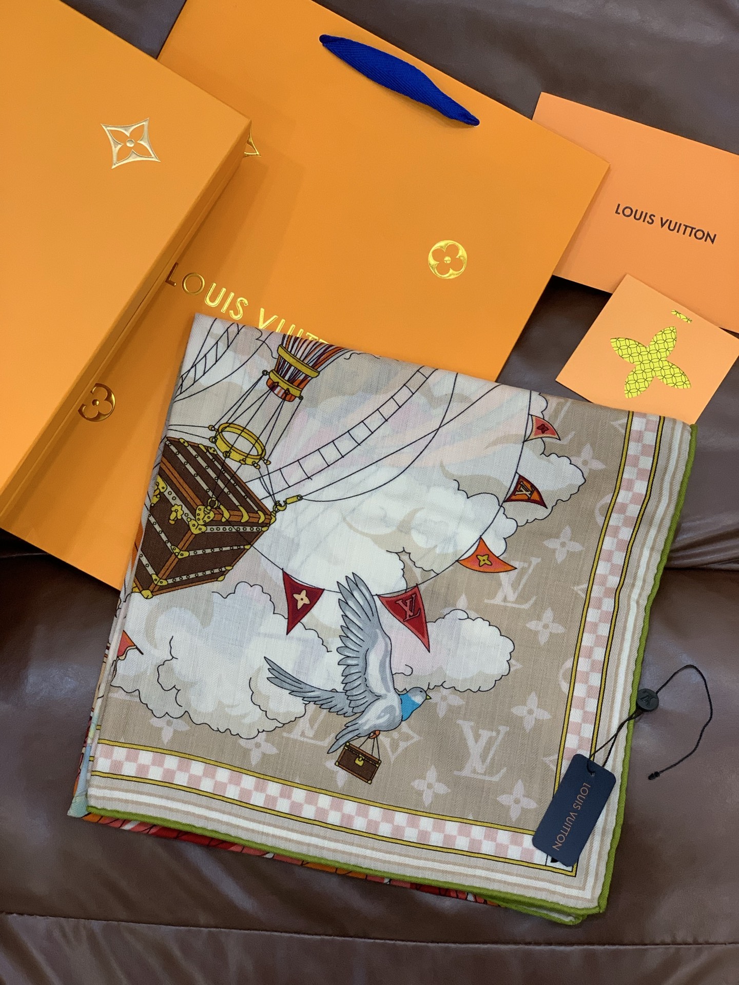 LV x TM 140披肩【140顶级丝绒双面同色披肩】本款LVxTMMonogram Multicol