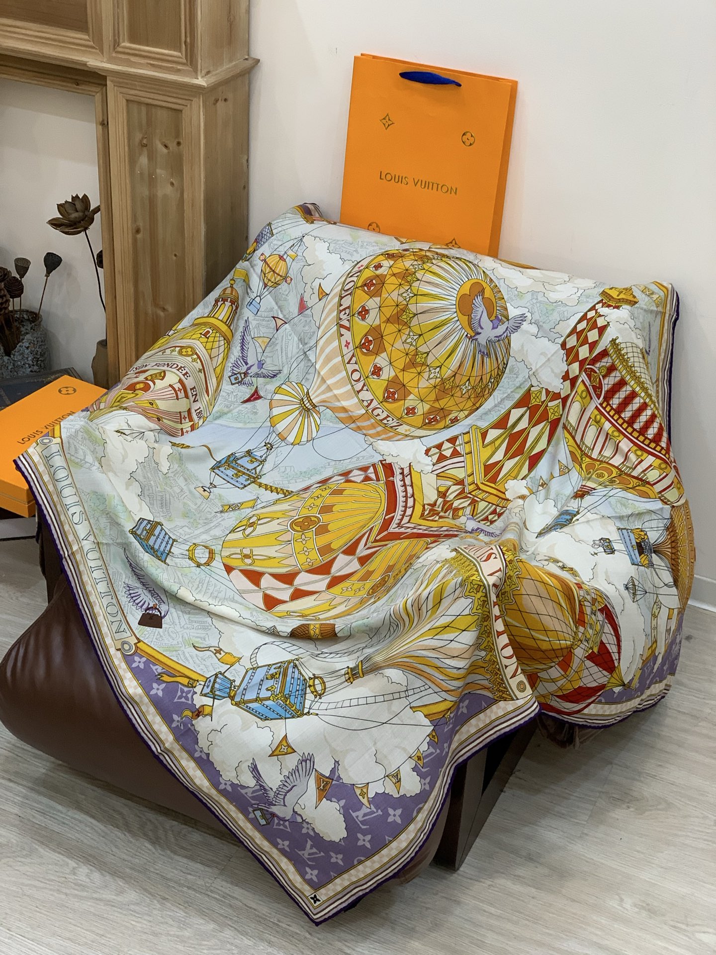 LV x TM 140披肩【140顶级丝绒双面同色披肩】本款LVxTMMonogram Multicol