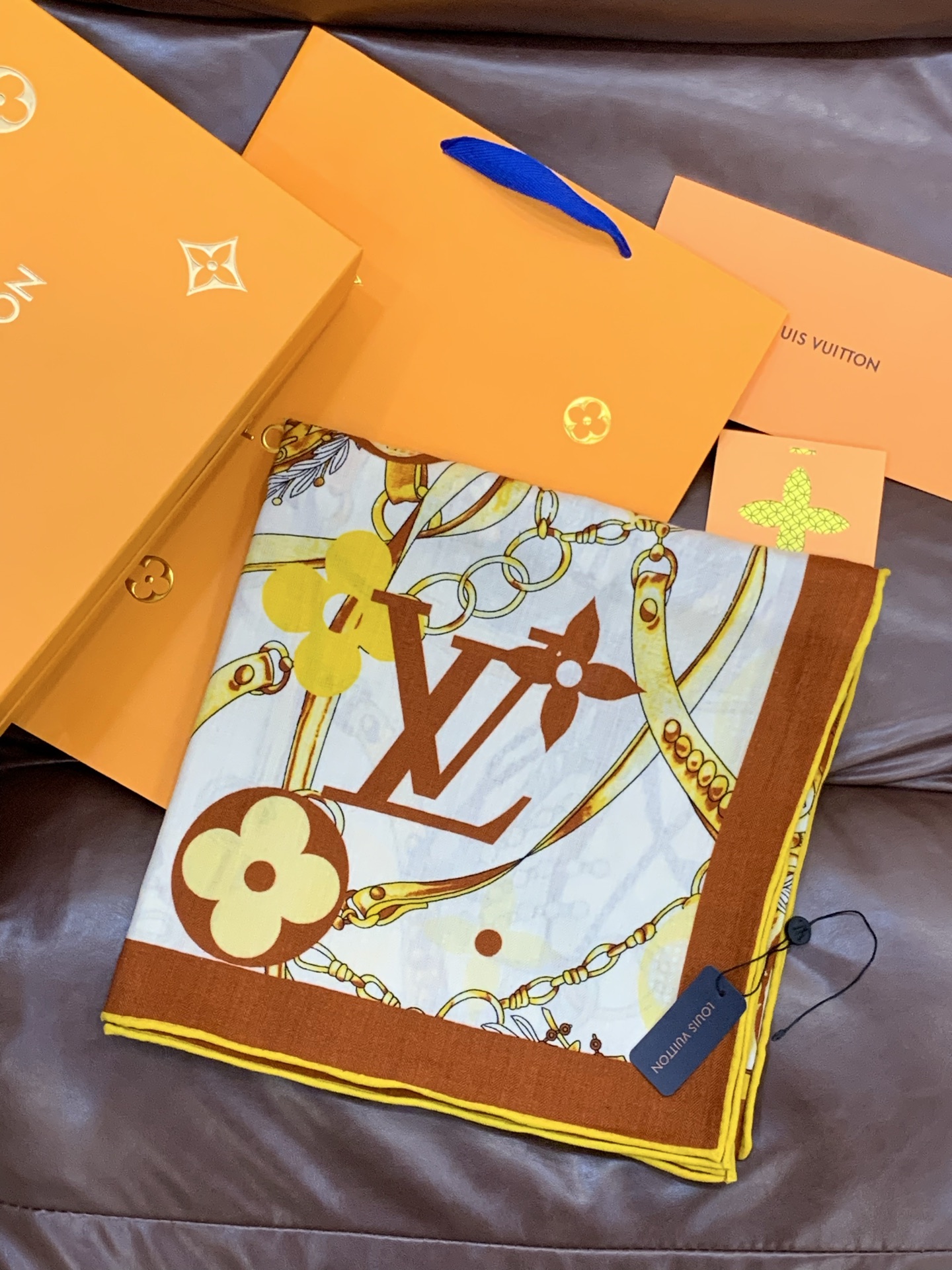 LV x TM 140披肩【140顶级丝绒双面同色披肩】本款LVxTMMonogram Multicol