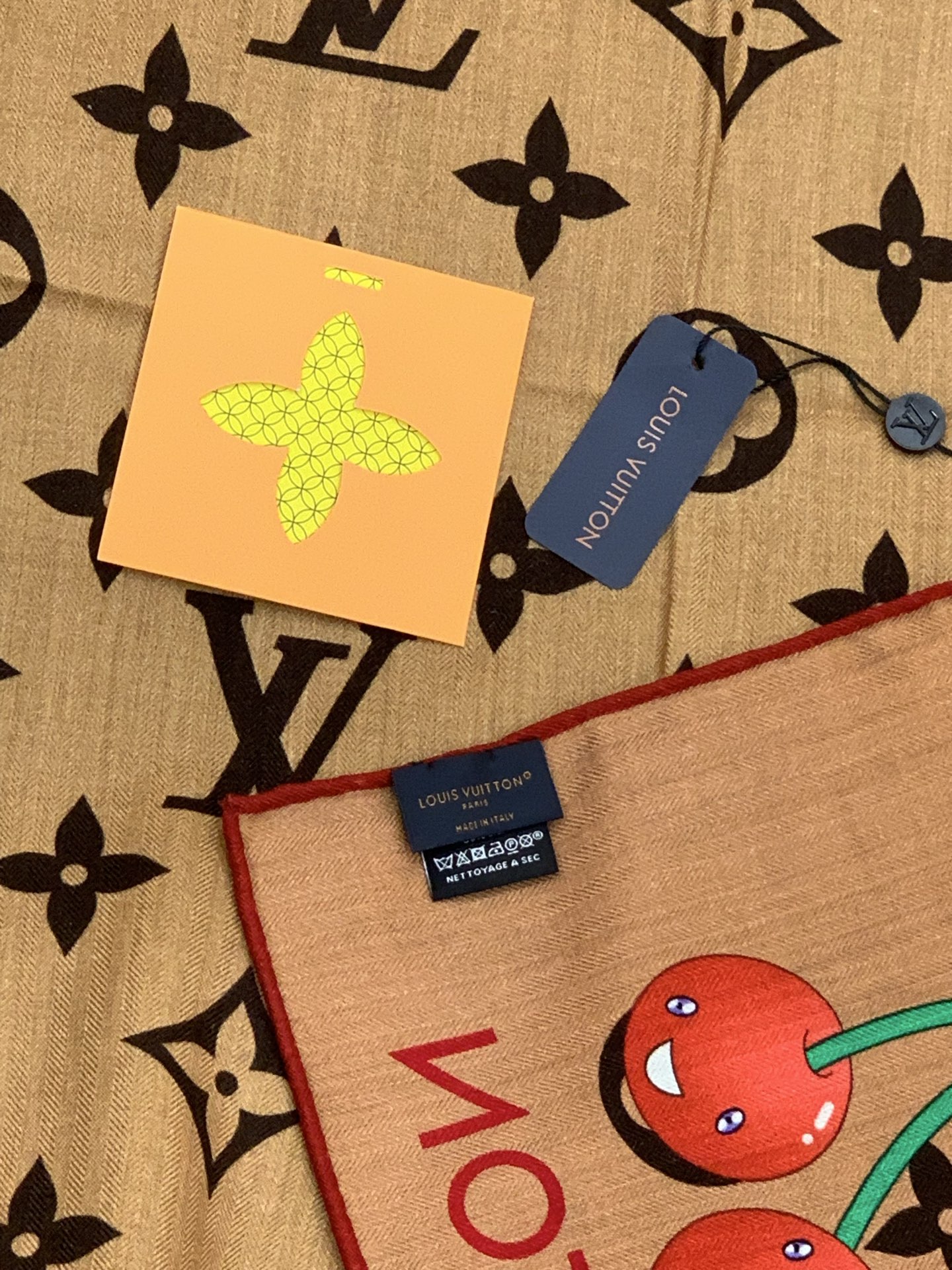 LV X TM MONOGRAMCERISE 140丝绒方巾【140双面丝绒同色】LV × TM Mon