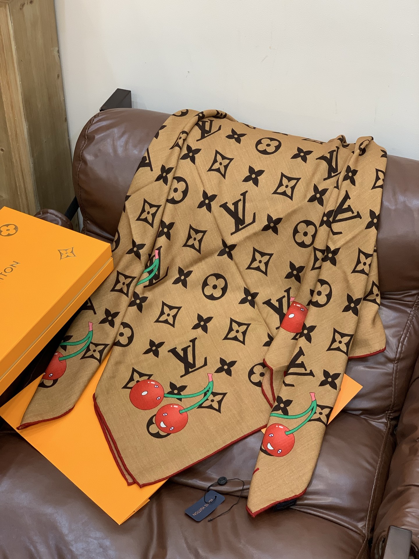 LV X TM MONOGRAMCERISE 140丝绒方巾【140双面丝绒同色】LV × TM Mon