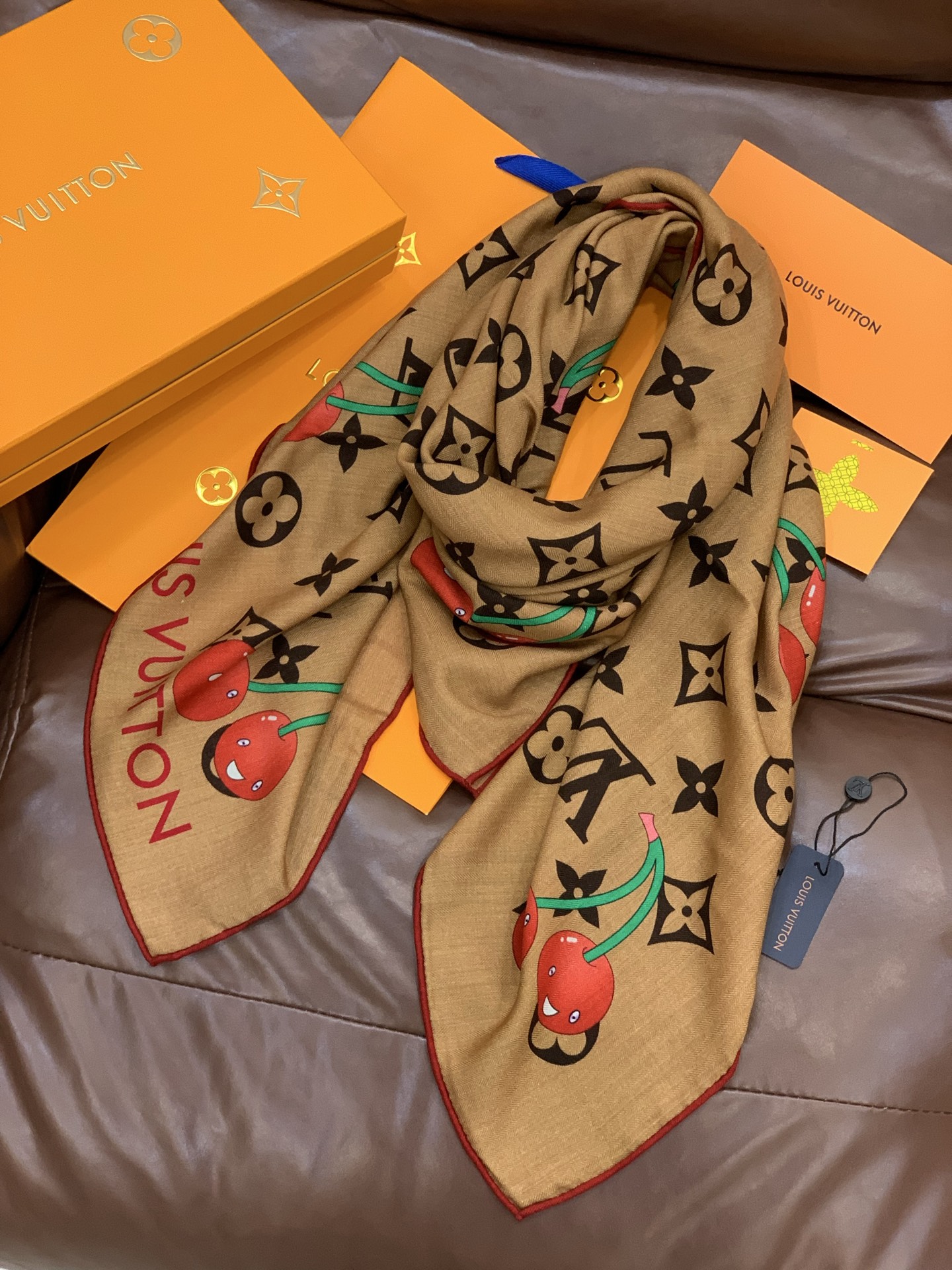 LV X TM MONOGRAMCERISE 140丝绒方巾【140双面丝绒同色】LV × TM Mon