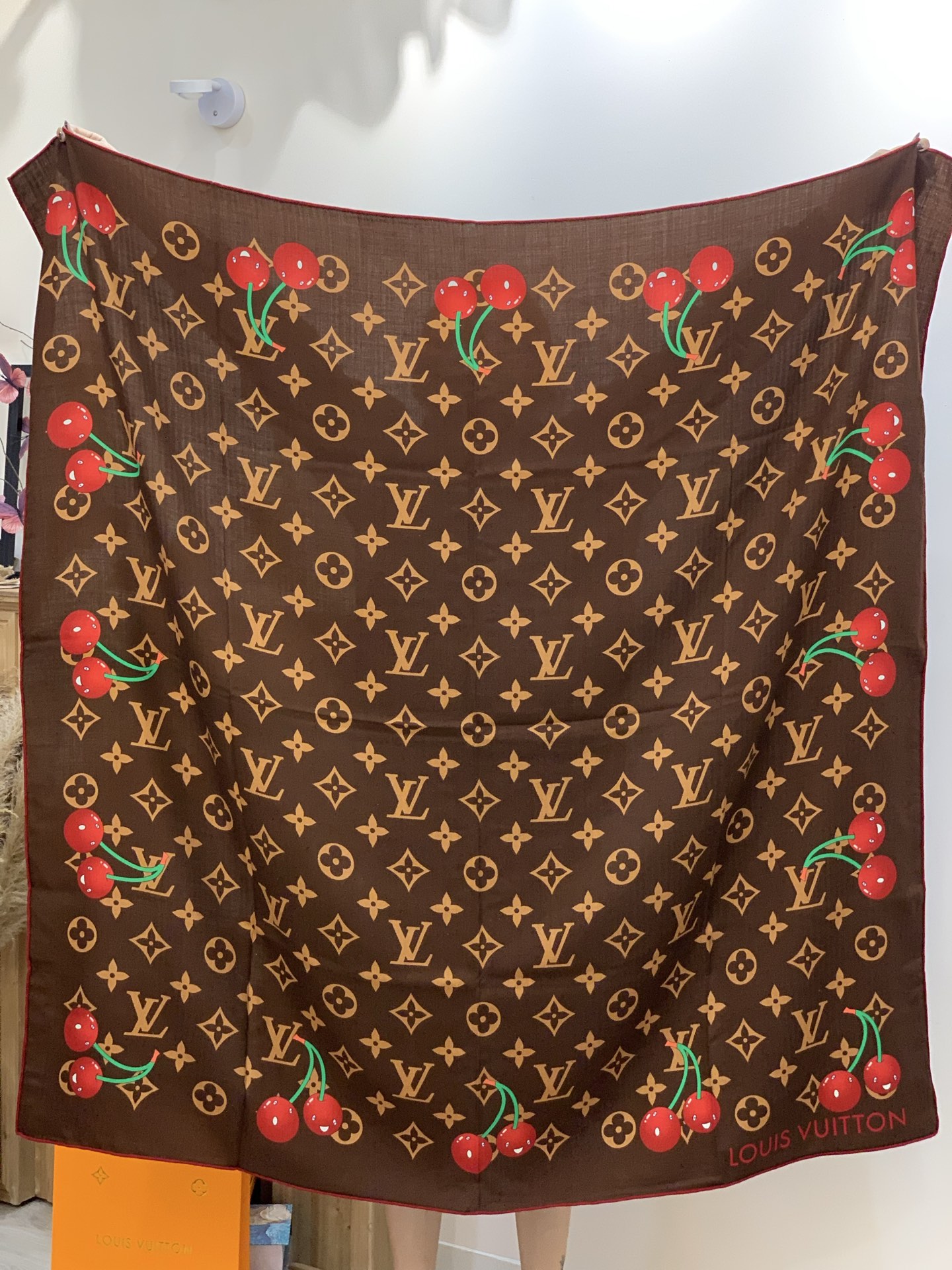 LV X TM MONOGRAMCERISE 140丝绒方巾【140双面丝绒同色】LV × TM Mon