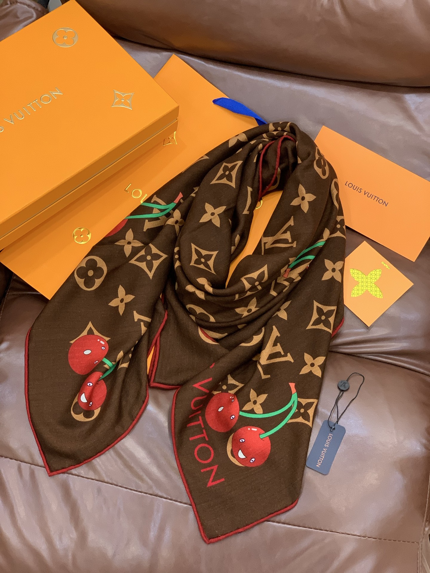 LV X TM MONOGRAMCERISE 140丝绒方巾【140双面丝绒同色】LV × TM Mon