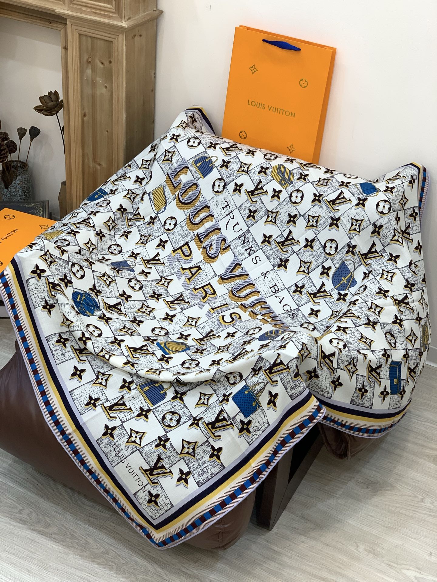 LV x TM 140披肩【140顶级丝绒双面同色披肩】本款LVxTMMonogram Multicol