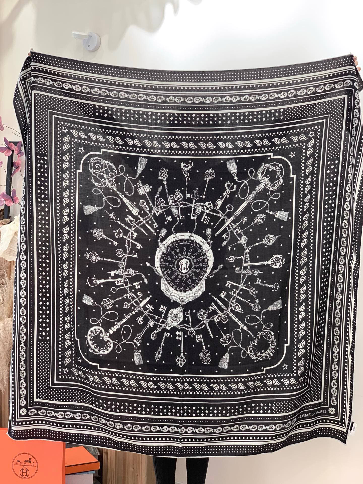 羊绒新款🆕👏👏买了都说好看‼️推荐💕爱马仕双面同色羊绒方巾【双面同色140】，顶级工艺超值‼️爱马仕专柜