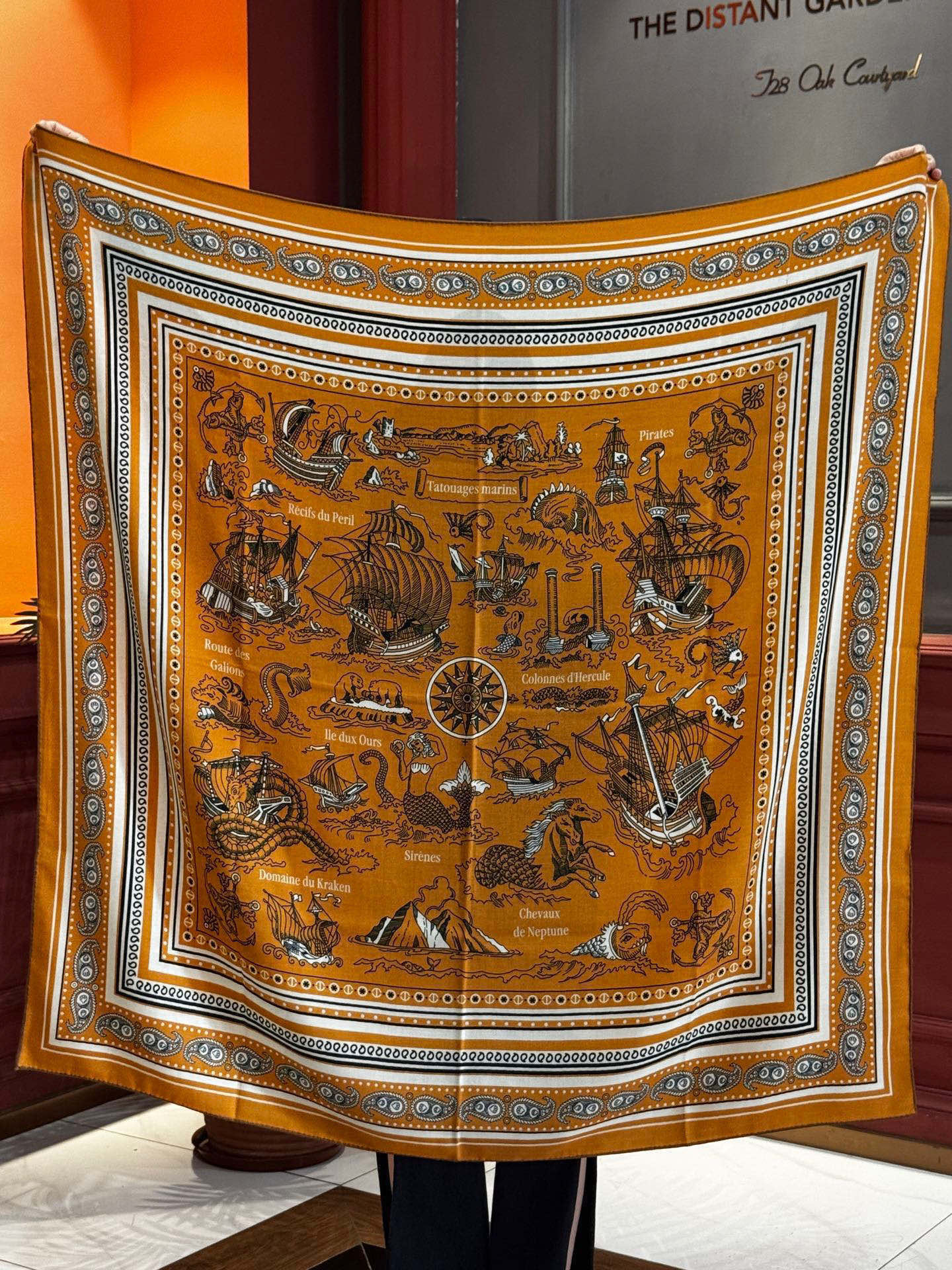 💟2025年秋冬抢先 上新💞【双面同色丝绒方巾】手工卷边山羊绒和真丝混纺披肩（70%山羊绒，30%桑蚕丝