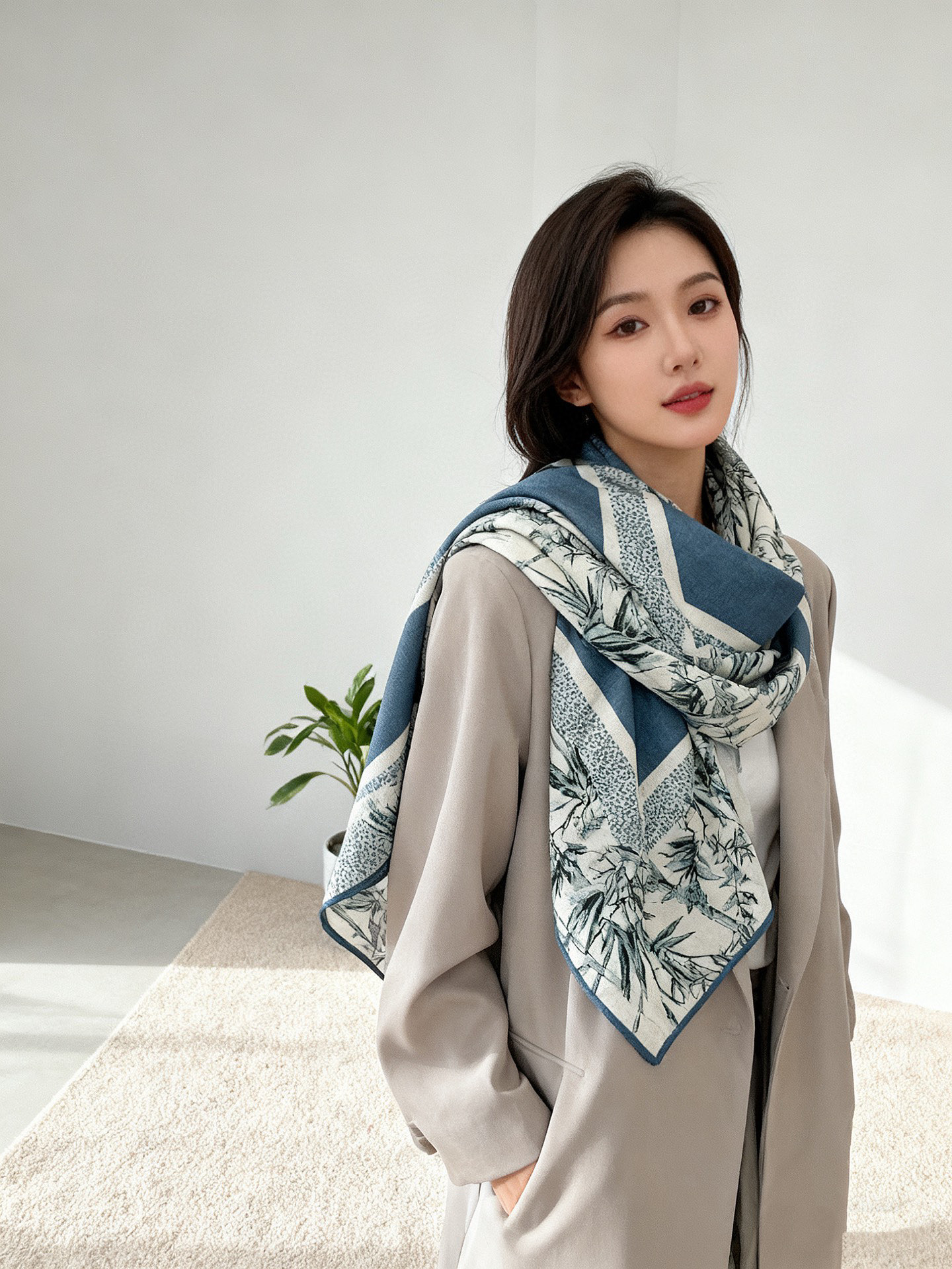 Dior 140丝绒双面同色印花披肩140 厘米丝绒面料多色 Millefiori 图案这款披肩饰以多色