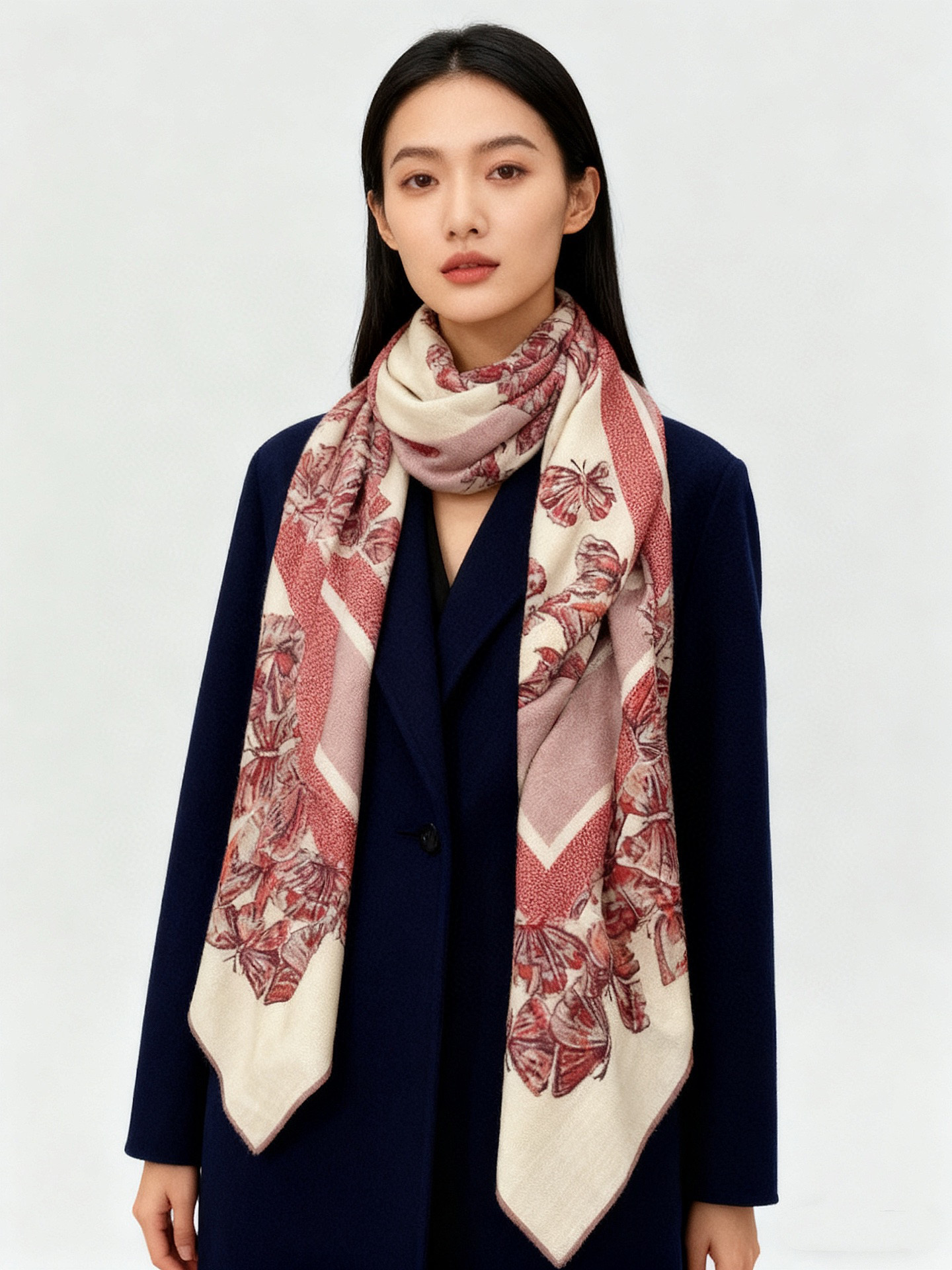 Dior 印花披肩【140顶级丝绒双面同色】Dior Camo PaPillon 图案这款披肩饰以 Di