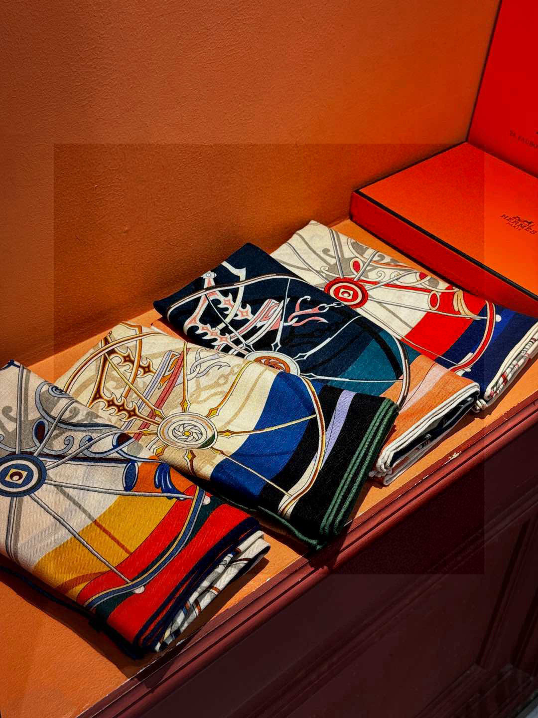 ❄️【双面同色】原单爱马仕140cm丝绒方巾💕 《平衡马车》，没有体验过野村大辅的豪华马车，就不算拥有丰