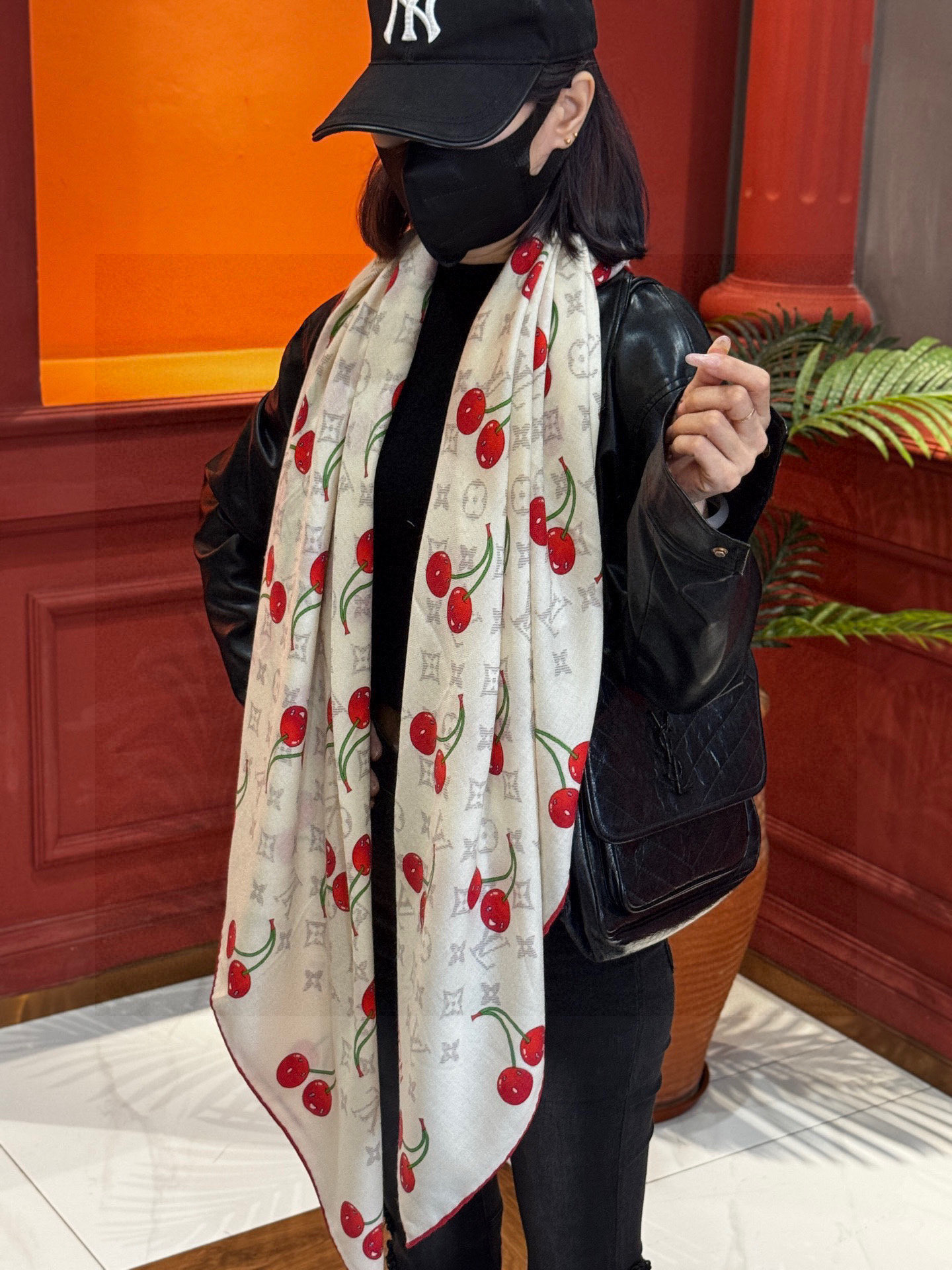 LV X TM MONOGRAMCERISE 140丝绒方巾【140双面丝绒同色】LV × TM Mon