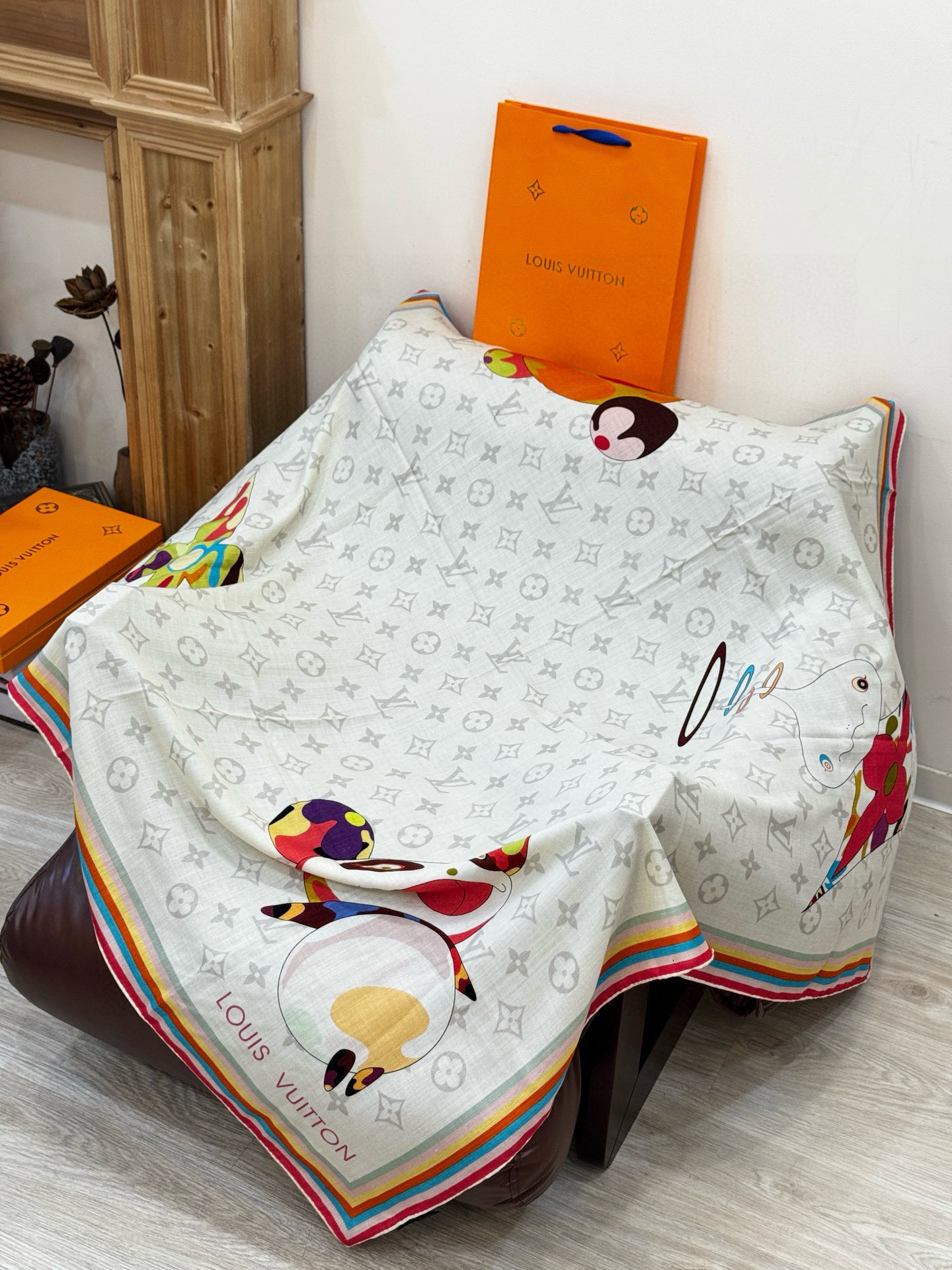 LV x TM SUPERFLAT 140丝绒方巾【140真丝羊绒双面同色披肩】LV x TM Mono