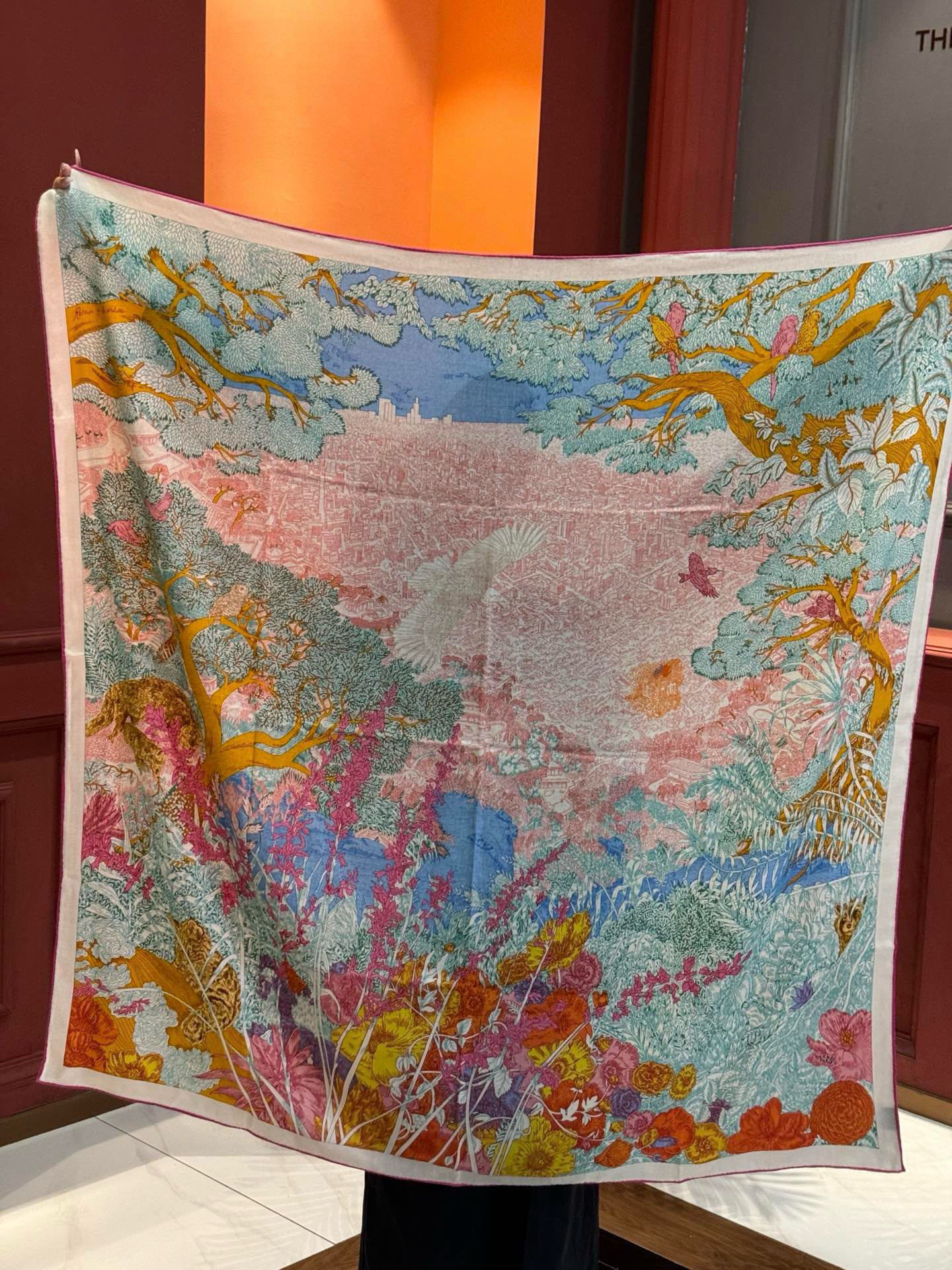 爱马仕～秋冬搭配利器❗️顶级双面同色 版真丝羊绒披肩！！1条等于2条】点睛精彩，图案和配色都超级喜欢，又