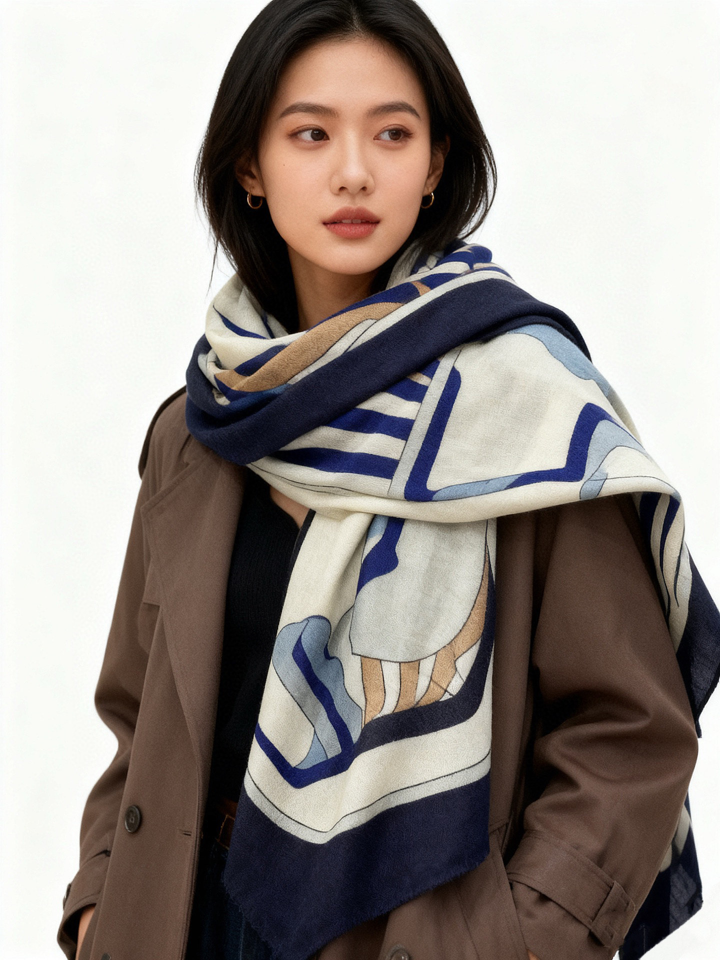 💟2025年早秋上新💞【双面同色丝绒方巾】手工卷边山羊绒和真丝混纺披肩（70%山羊绒，30%桑蚕丝）这款