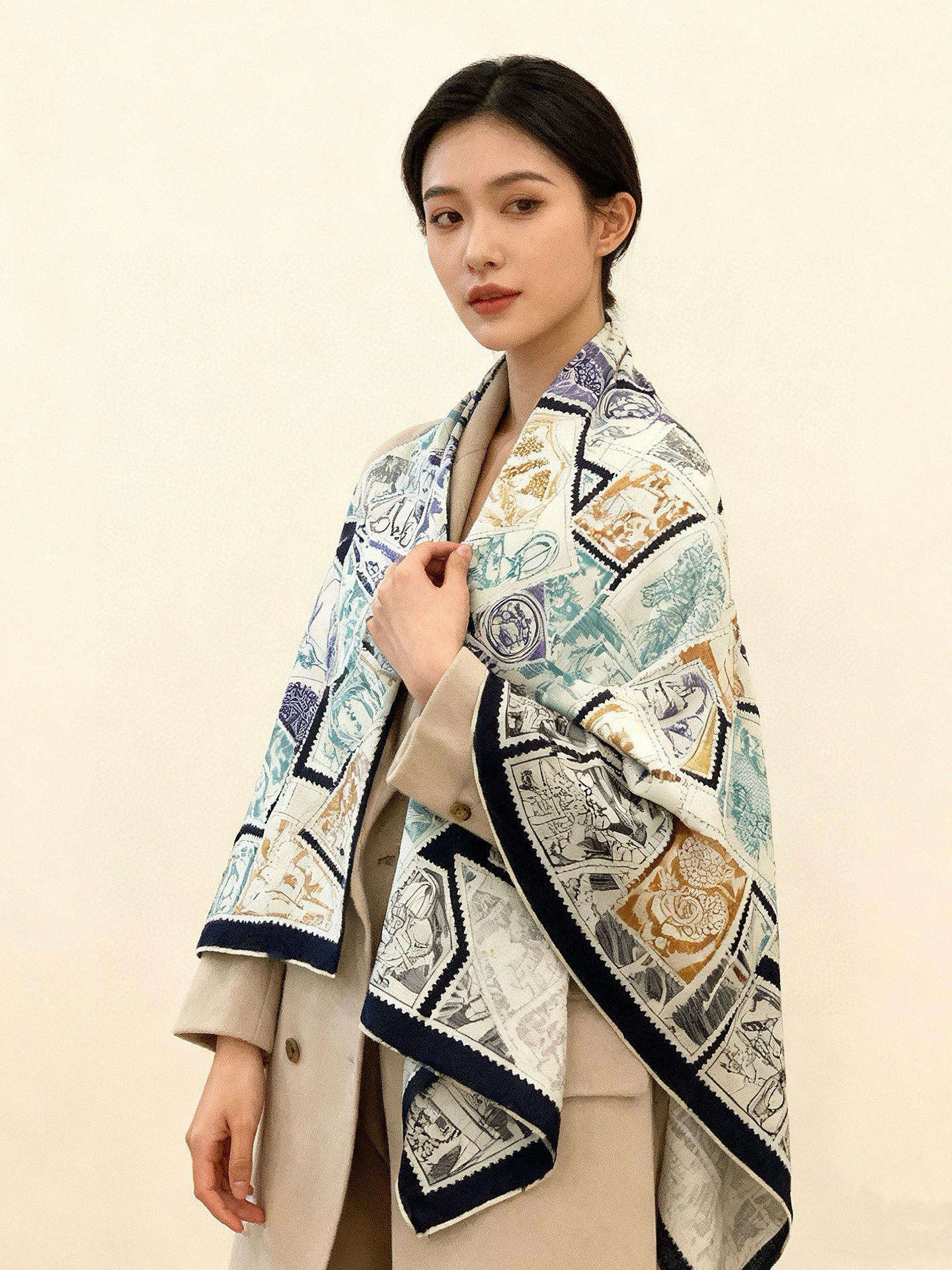 💟2025年秋冬抢先 上新💞【双面同色丝毛绒方巾】手工卷边山羊绒和真丝混纺披肩（70%山羊绒，30%桑蚕