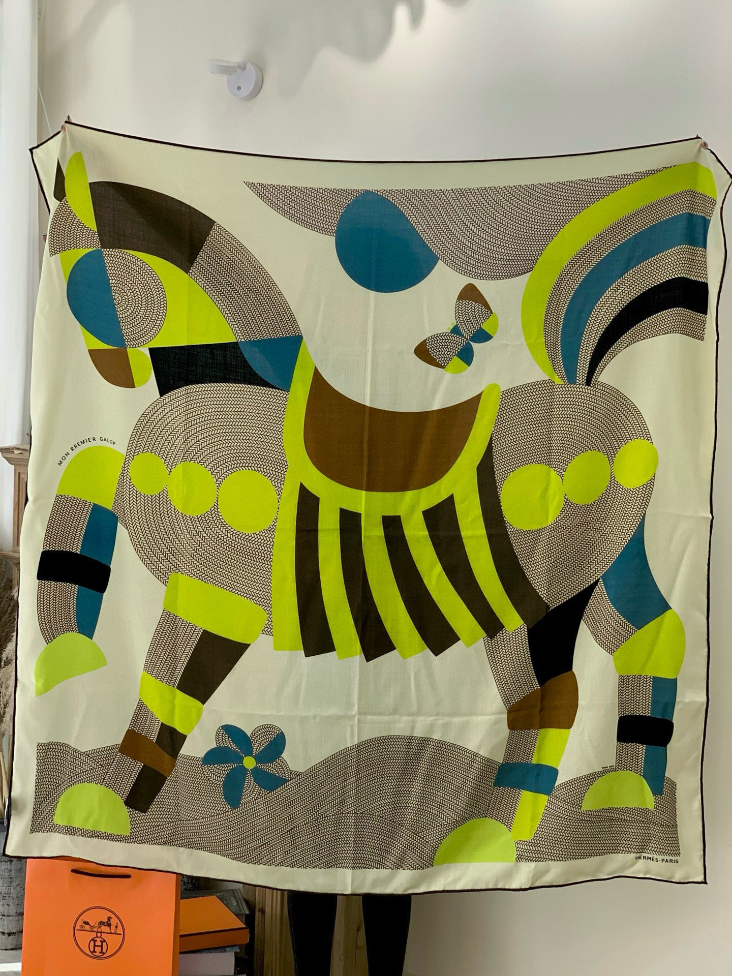 【140顶级丝羊绒双面同色披肩『骏马之城』！！超级气质！！】不仅美有其表，更有好品质与好细节的出彩内质！