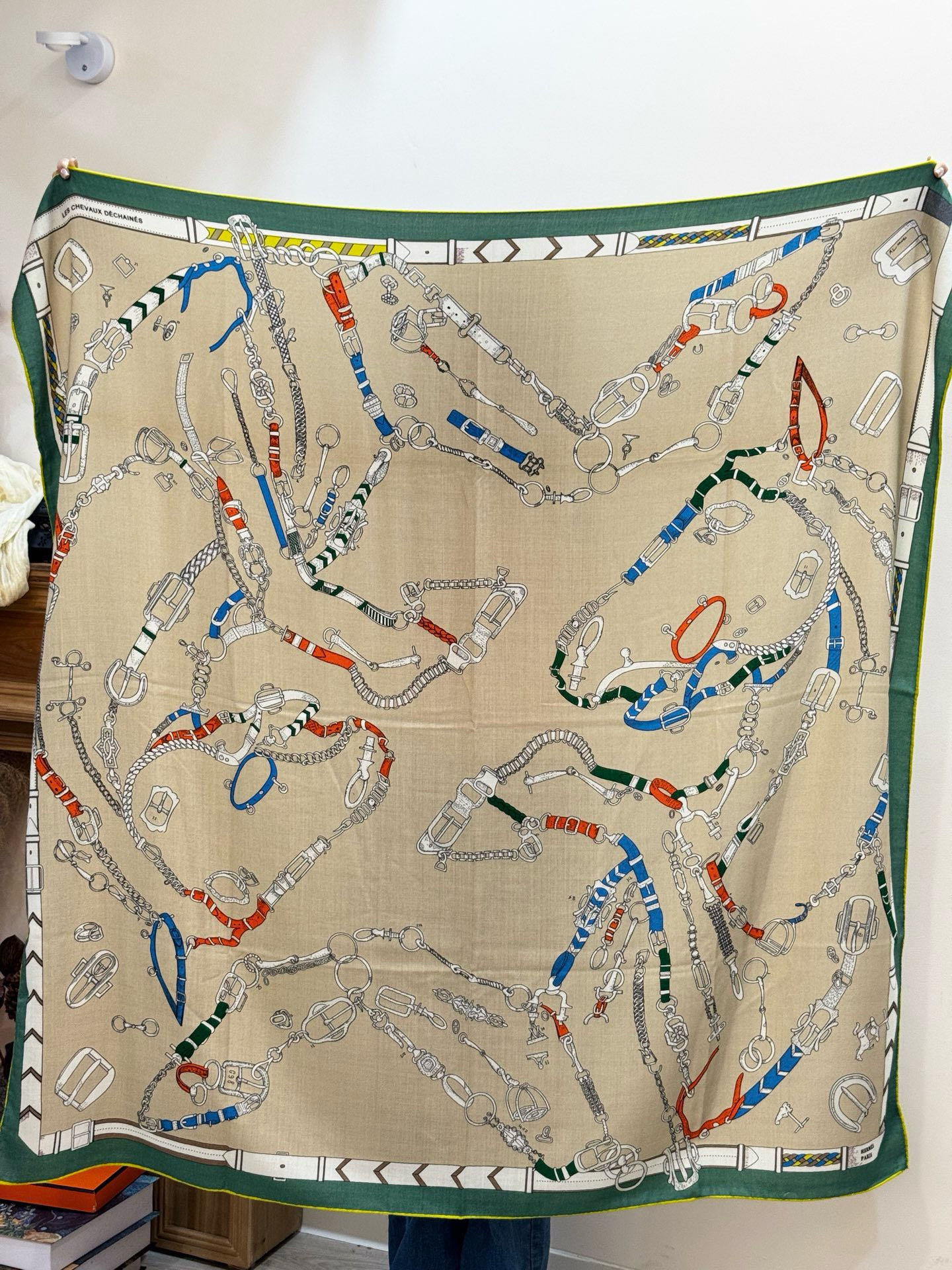 羊绒新款🆕👏👏买了都说好看‼️推荐💕爱马仕双面同色羊绒方巾【跃动的马儿双面同色140】，顶级工艺超值‼️