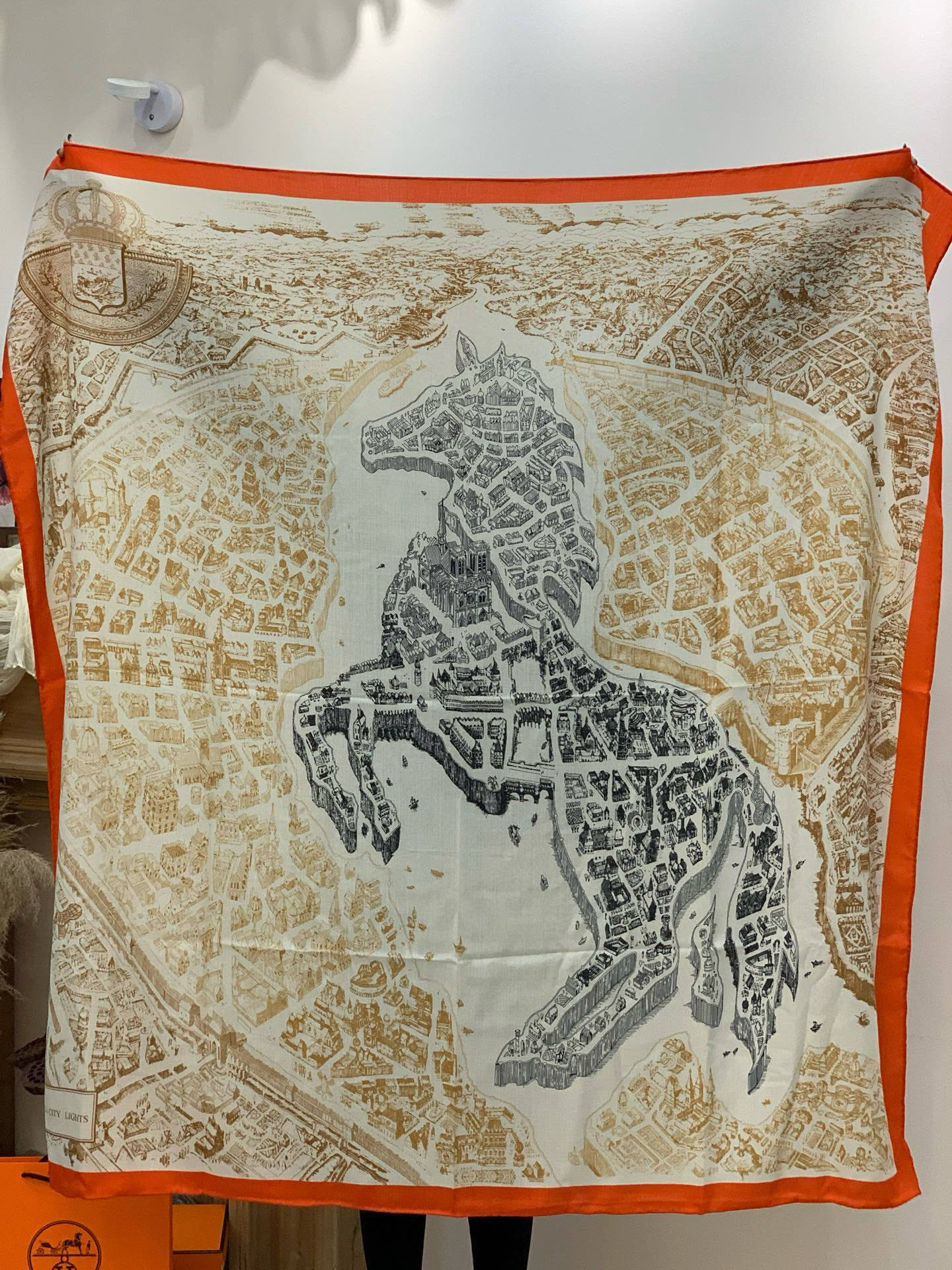 【140顶级丝羊绒双面同色披肩『骏马之城』！！超级气质！！】不仅美有其表，更有好品质与好细节的出彩内质！