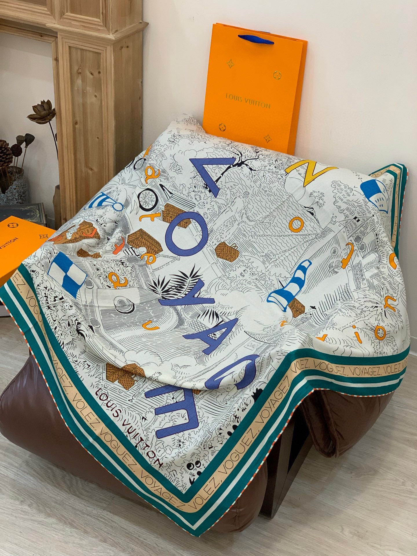 LV x TM 140披肩【140顶级丝绒双面同色披肩】本款LVxTMMonogram Multicol