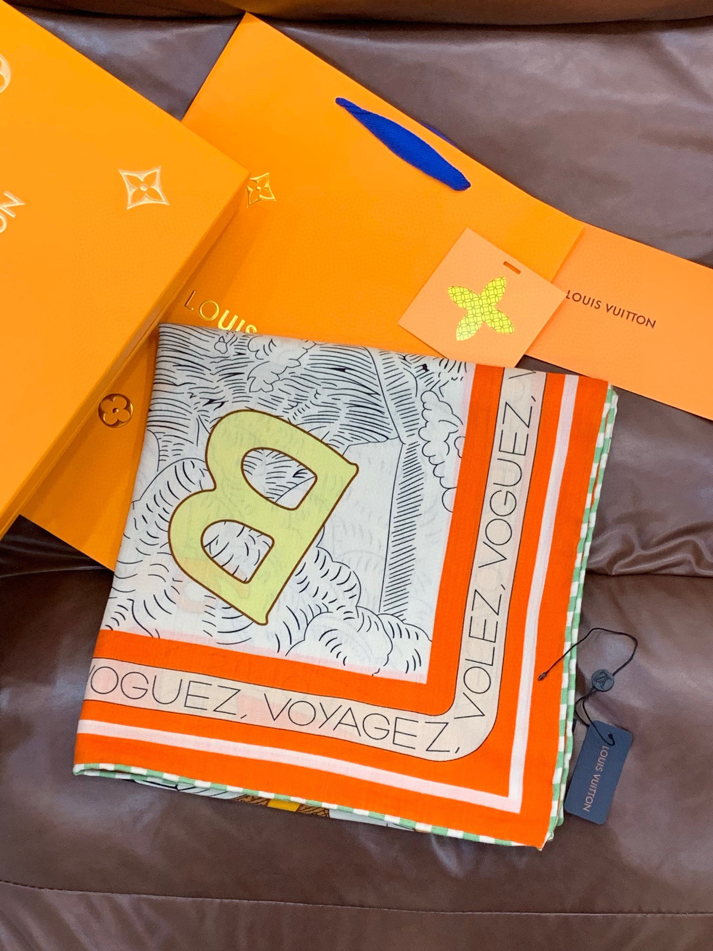 LV x TM 140披肩【140顶级丝绒双面同色披肩】本款LVxTMMonogram Multicol